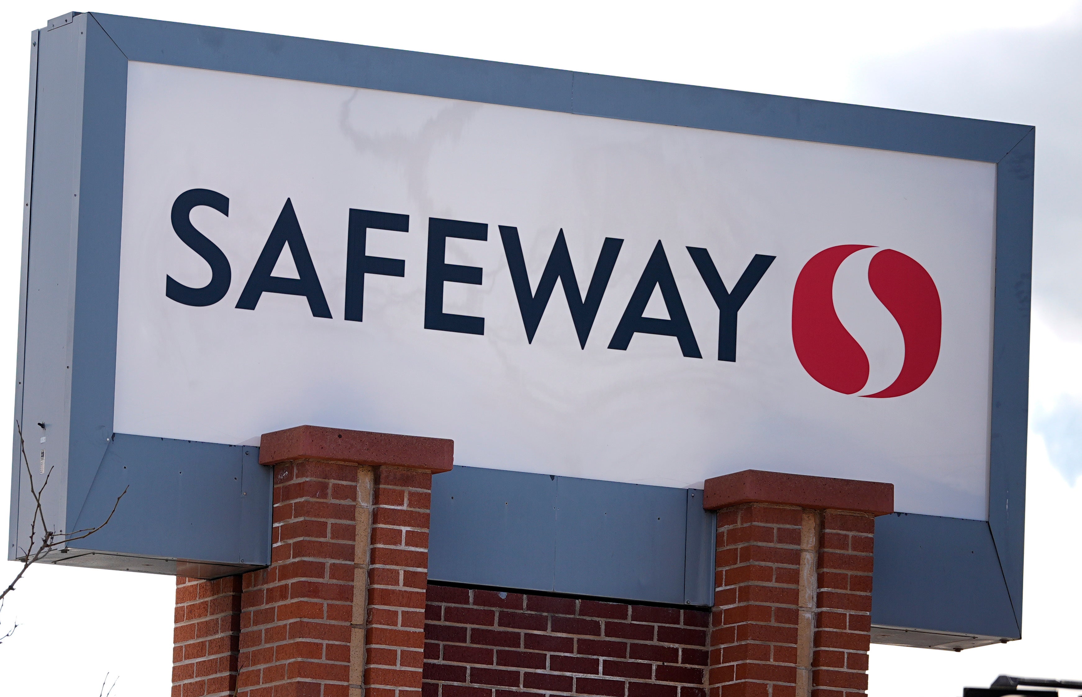 The couple visited the store on April 7, 2023 where they bought what they believed to be an oatmeal raisin cookie. After eating the cookie later that day, Peggy Bryant collapsed and later went into cardiac arrest