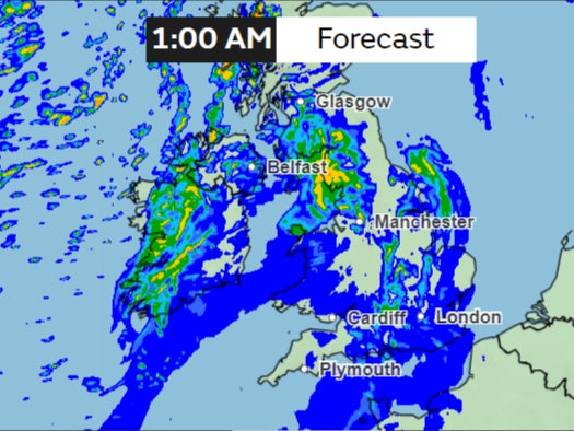 By midnight, forecast shows widespread rainfall with occasionally heavy showers in Scotland and parts of Midlands