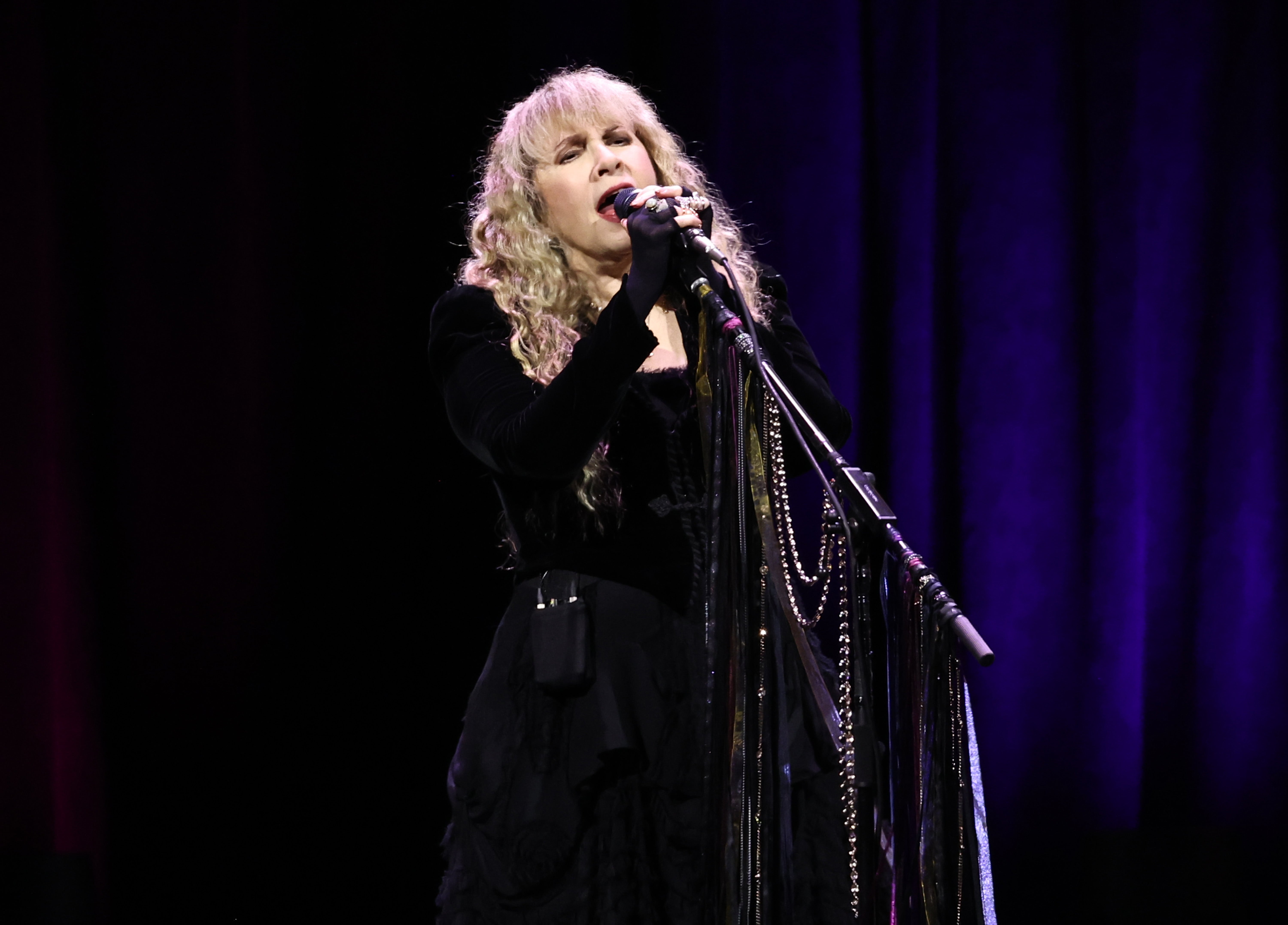 Stevie Nicks has cancelled a performance in Glasgow hours before doors were due to open