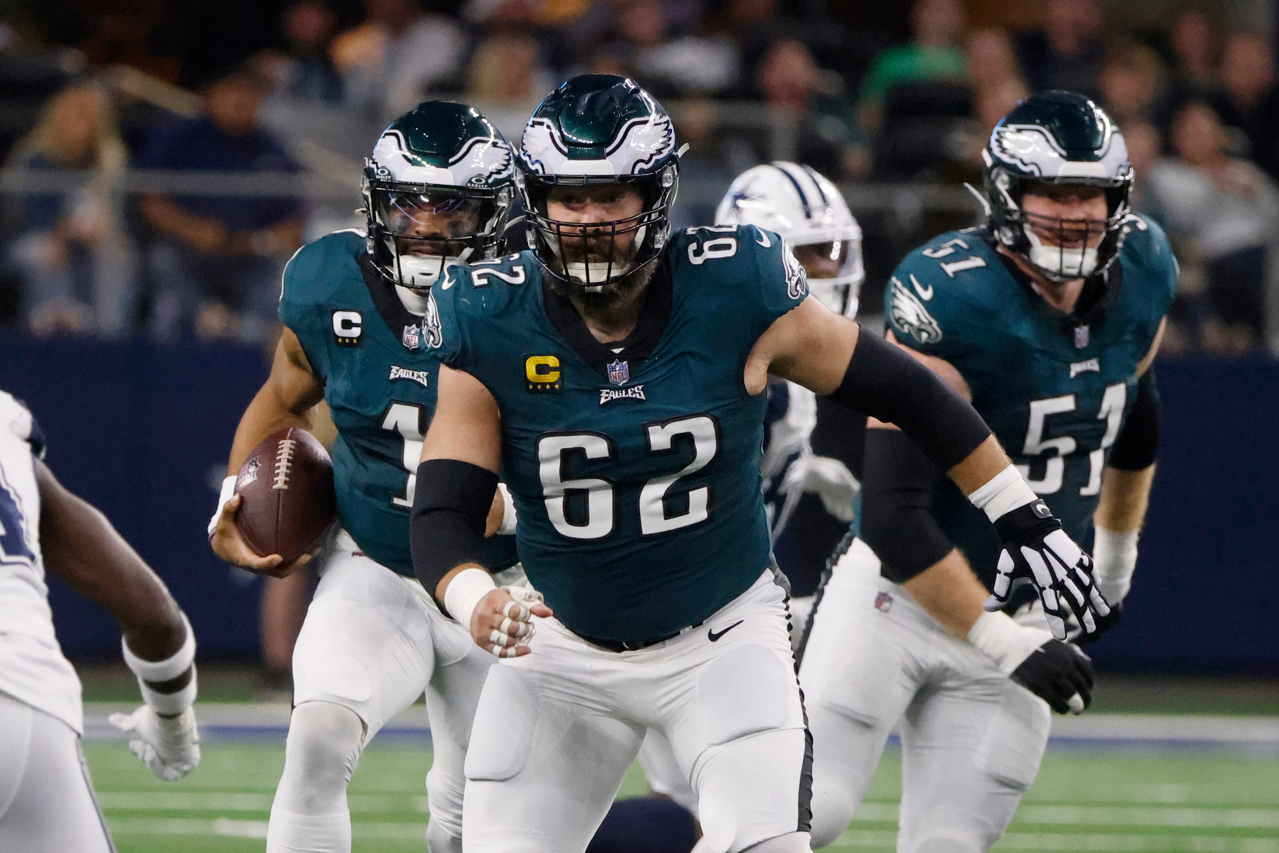 Eagles Kelce Retires Football