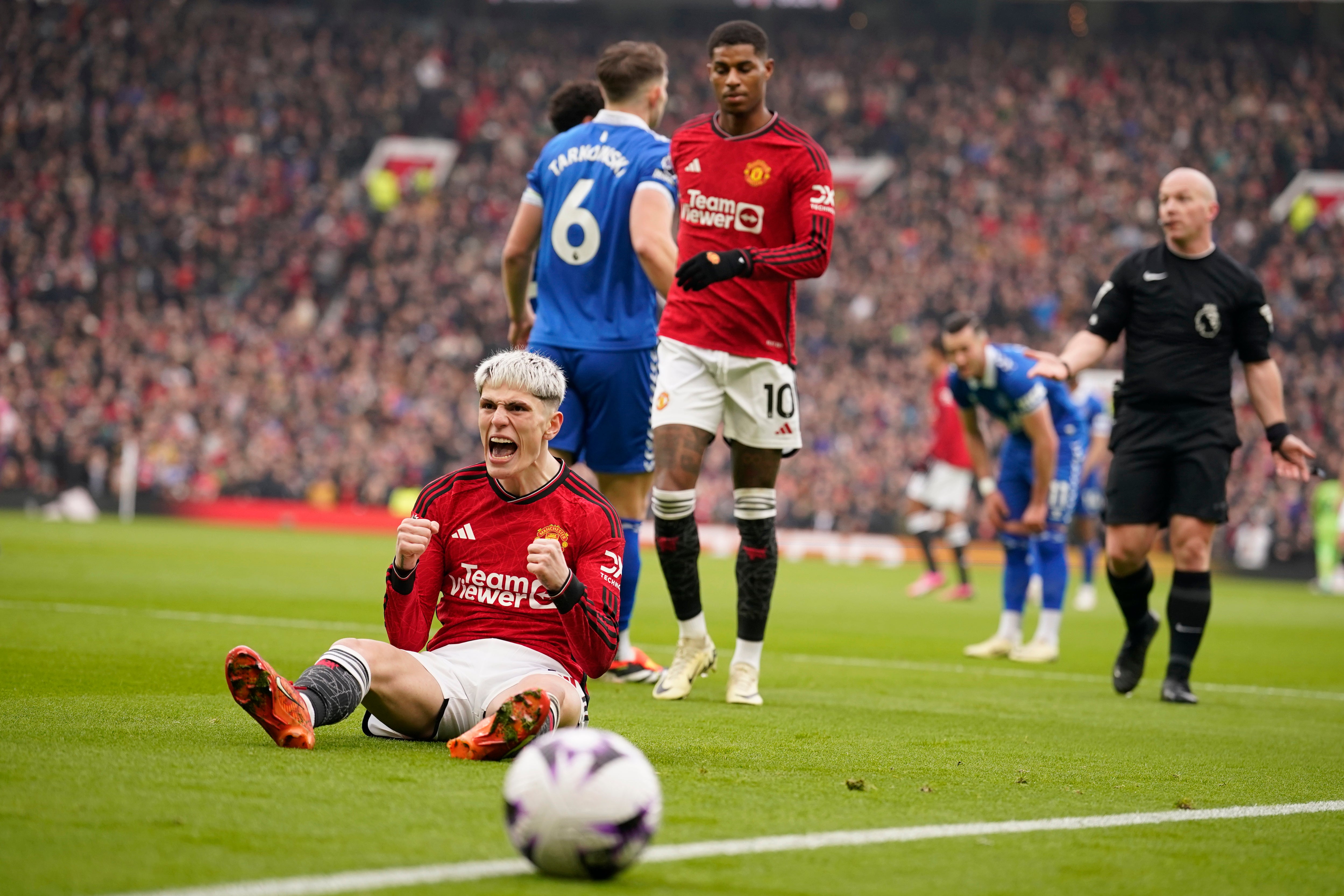 Alejandro Garnacho celebrates after winning United’s first penalty