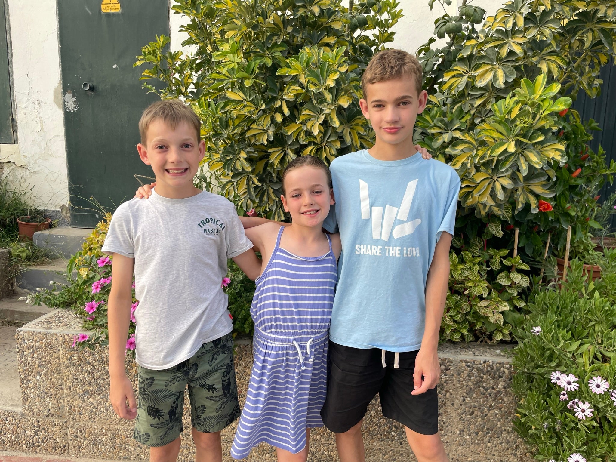 Mel and Charlie Dixon’s three children (L-R) – Harry, Rosie, and Tom