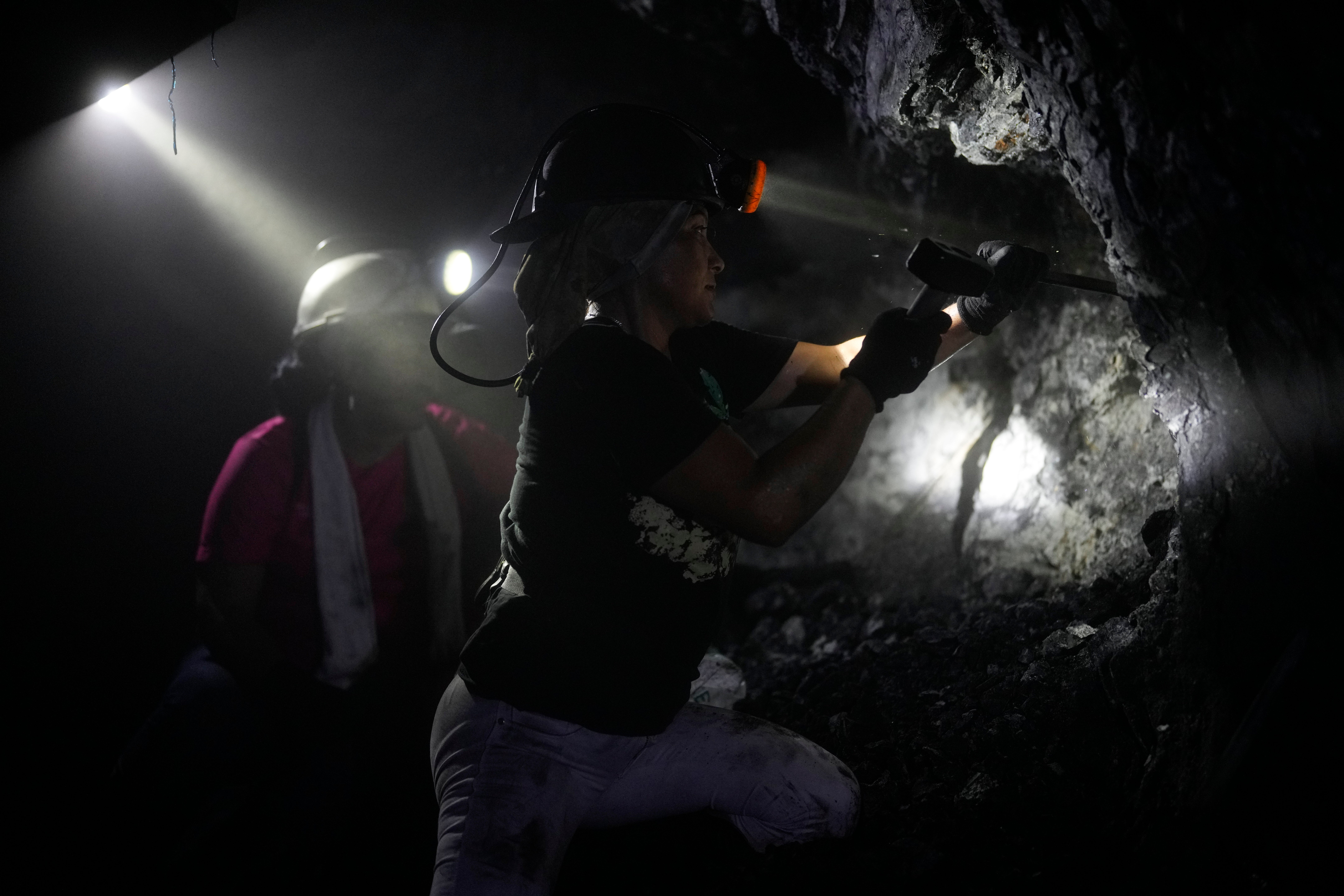 Colombia Women Emerald Mining