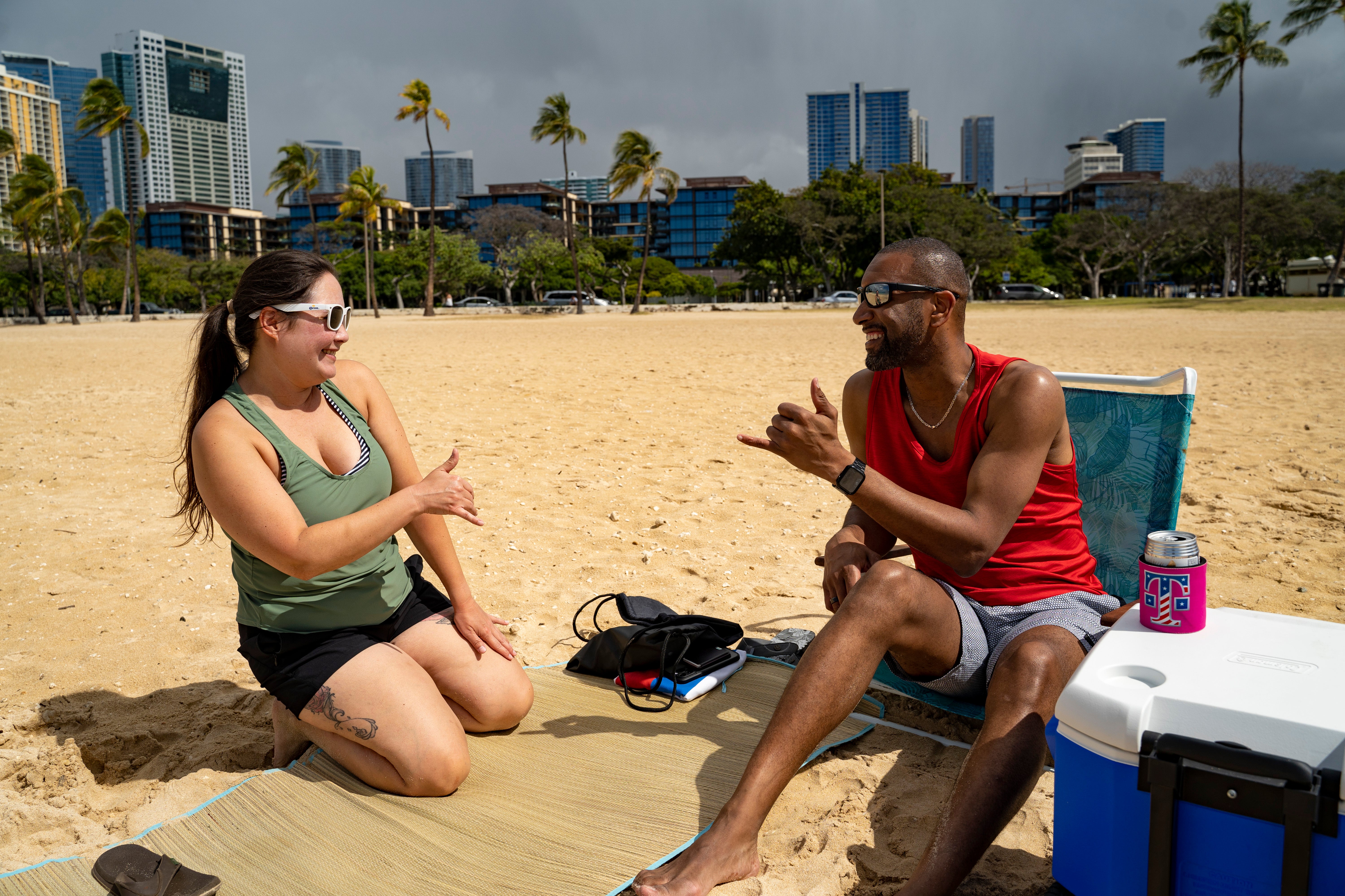 Hawaii Hand Gesture Shaka