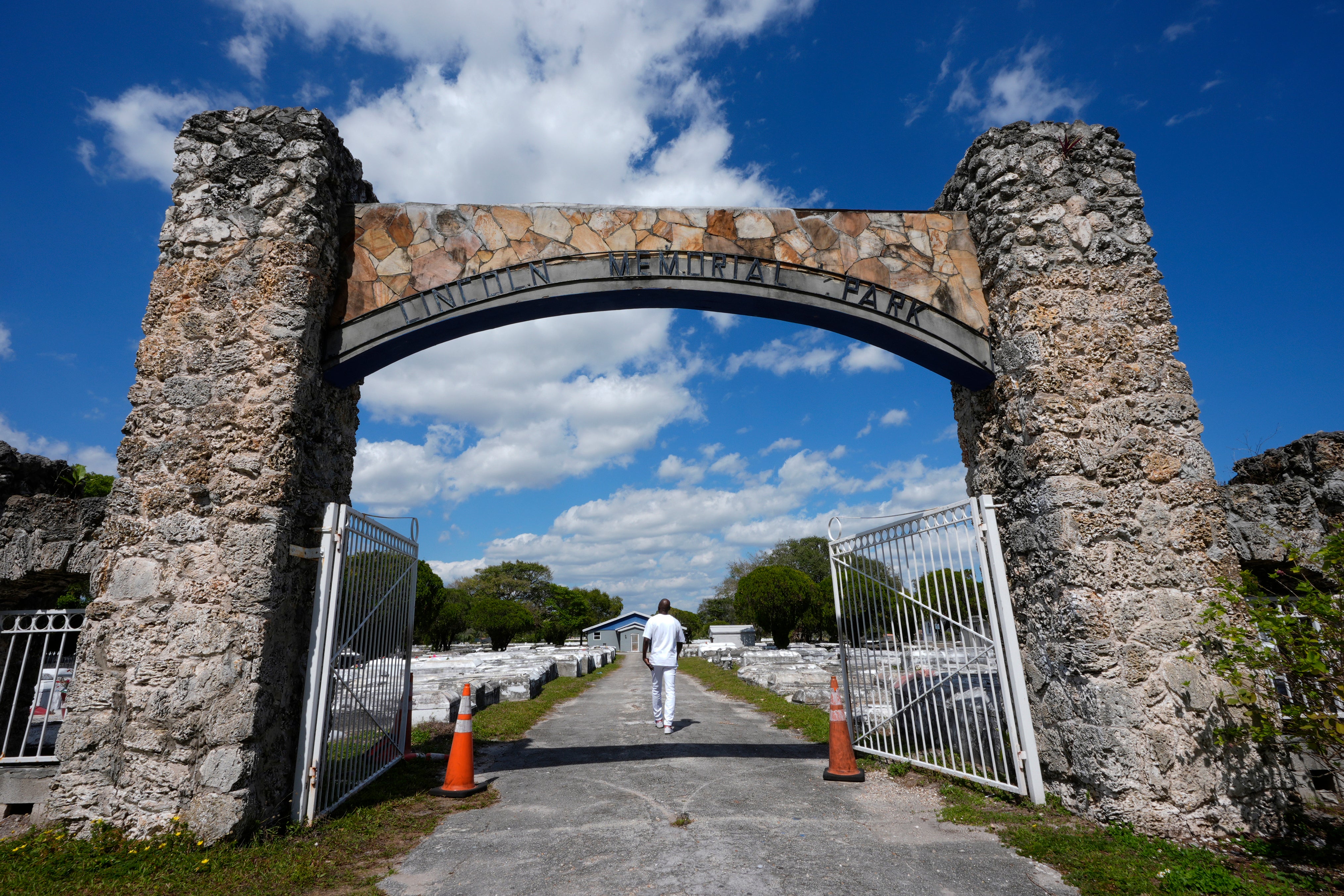 Saving Segregated Cemeteries