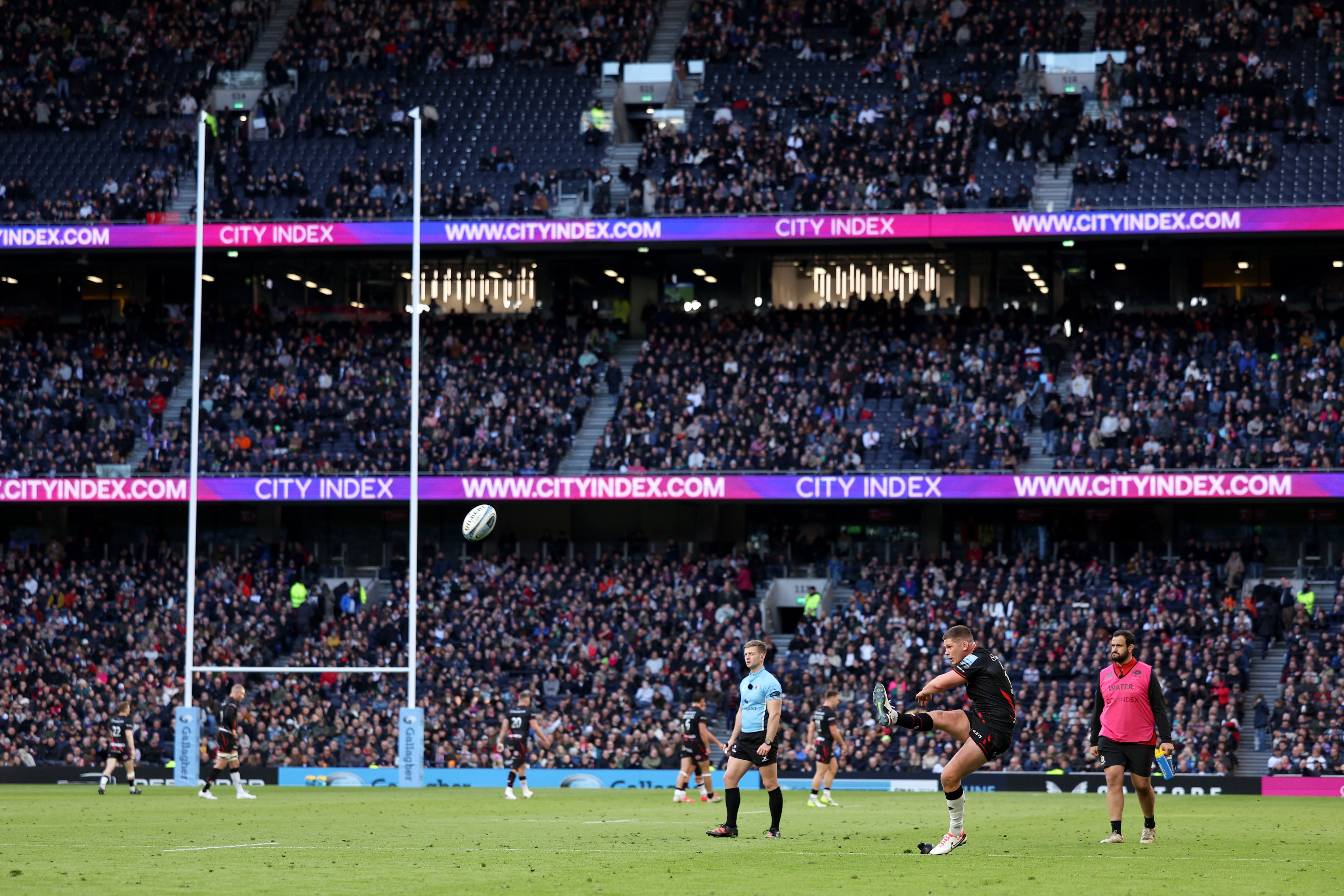 Saracens hosted Harlequins at the Tottenham Hotspur Stadium