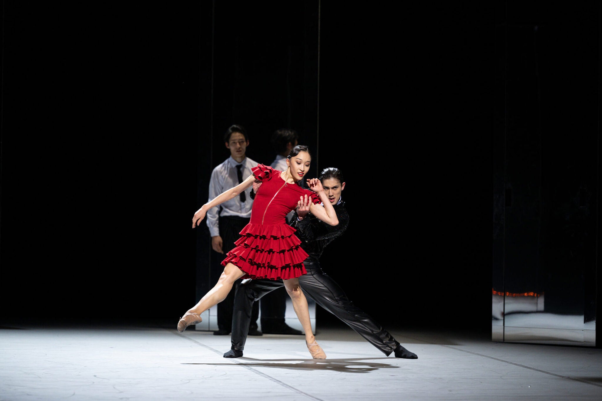 Minju Kang as Carmen, Erik Woolhouse as Torero and Rentaro Nakaaki as Don José in Johan Inger’s ‘Carmen’