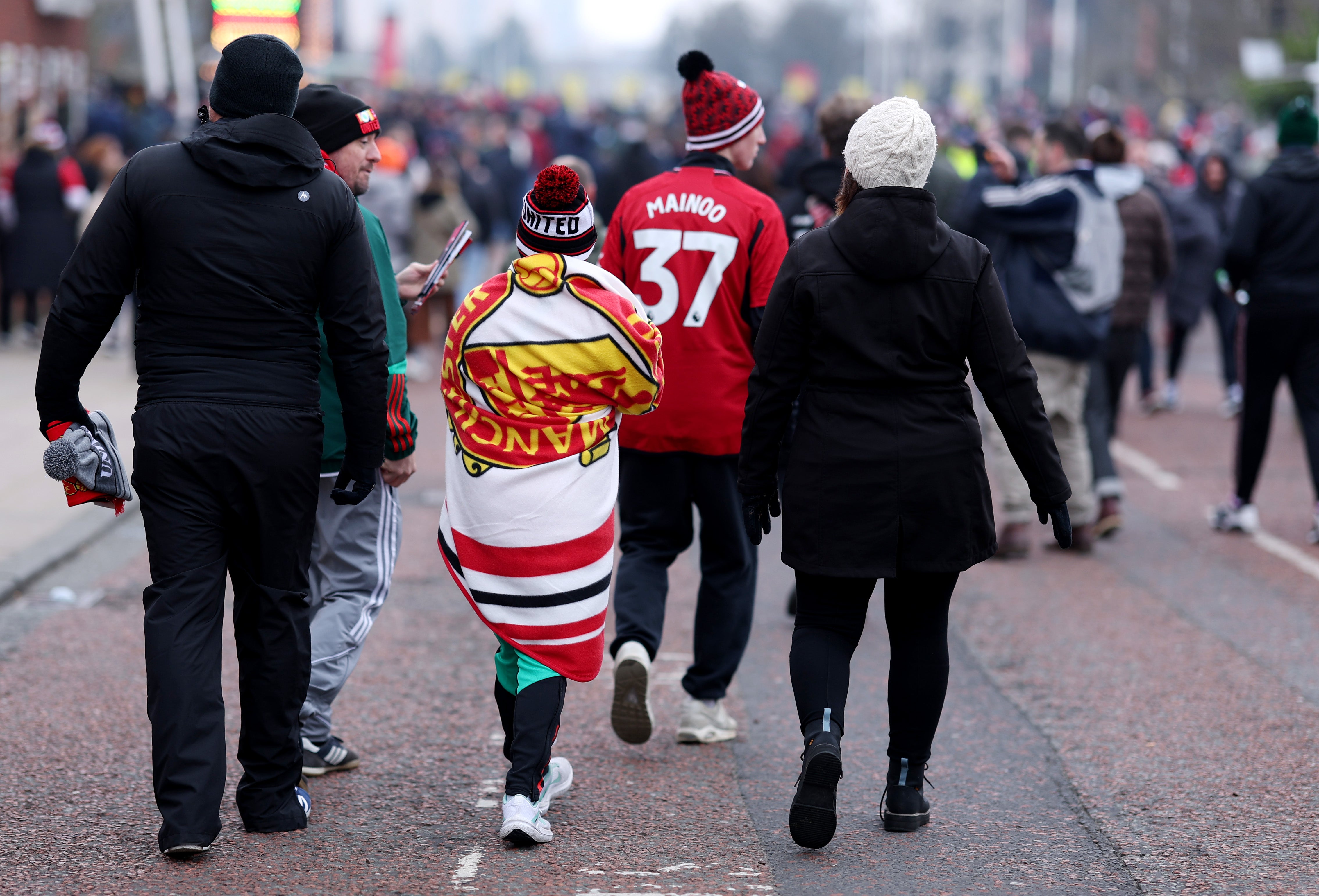 Manchester United fans left angry over late kick off time