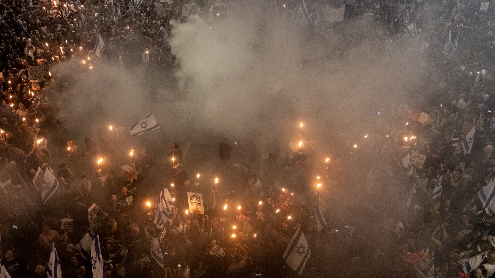 Thousands of Israeli protesters on Sunday call for Netanyahu to resign