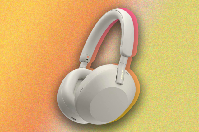 <p>Treat yourself with the best of the best wireless headphones  </p>