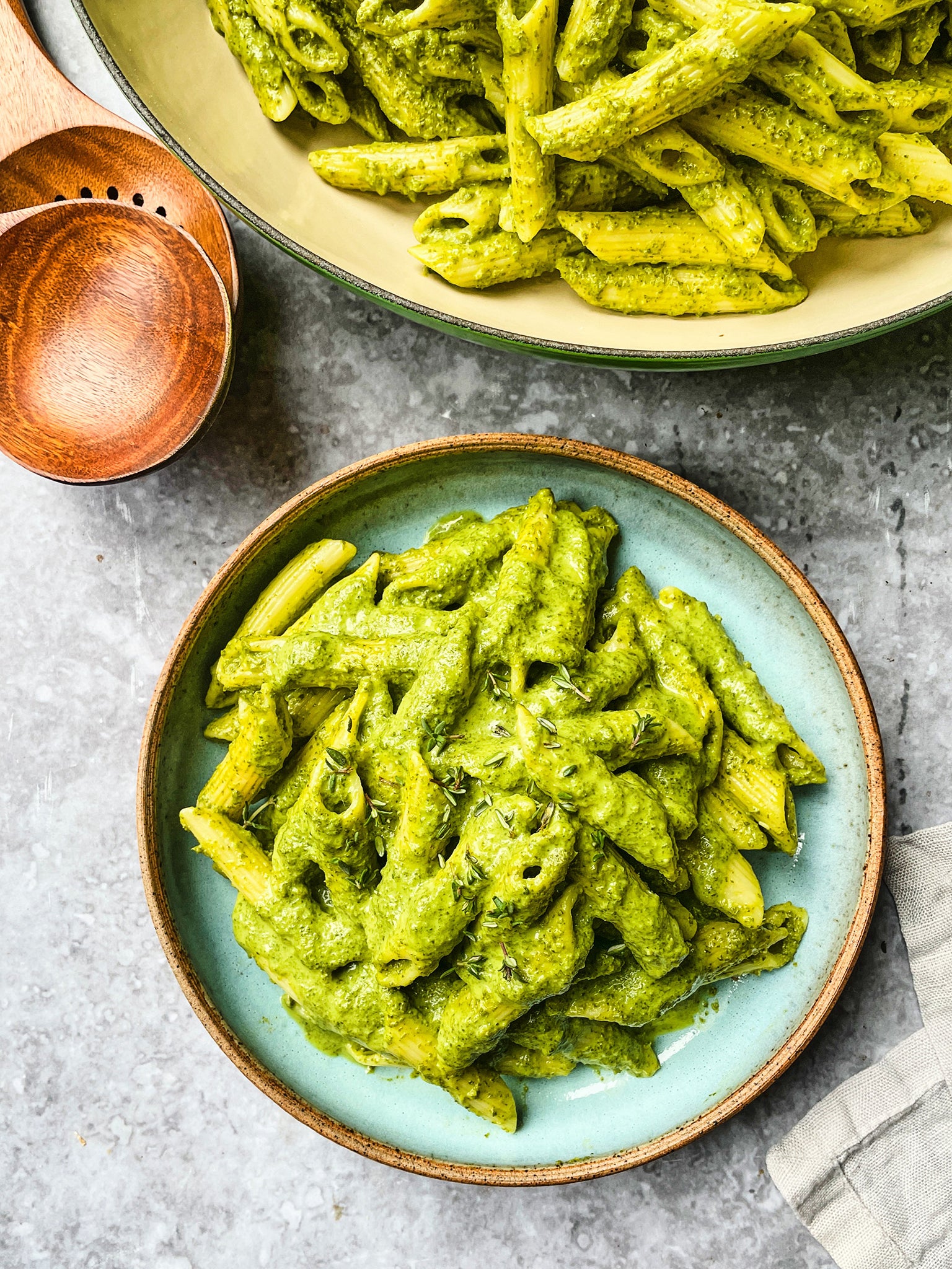 This pasta sauce is a healthy alternative to classic pesto pasta