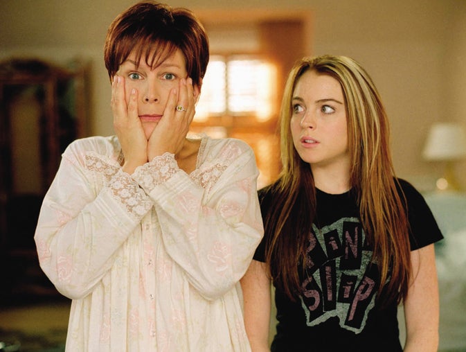 Lindsay Lohan (rechts) was pas 15 toen het filmen op 'Freaky Friday' voor het eerst begon