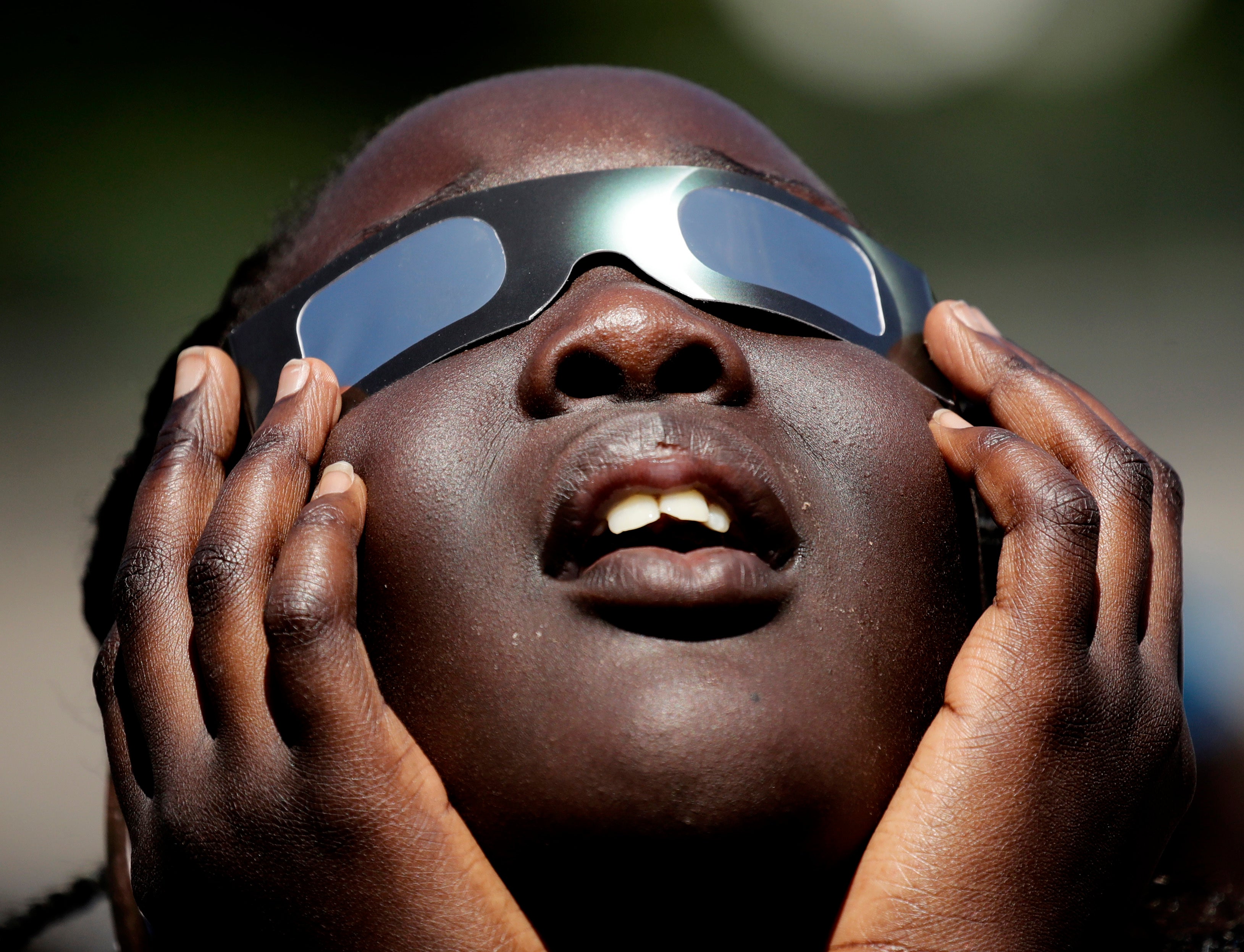 Solar eclipse glasses