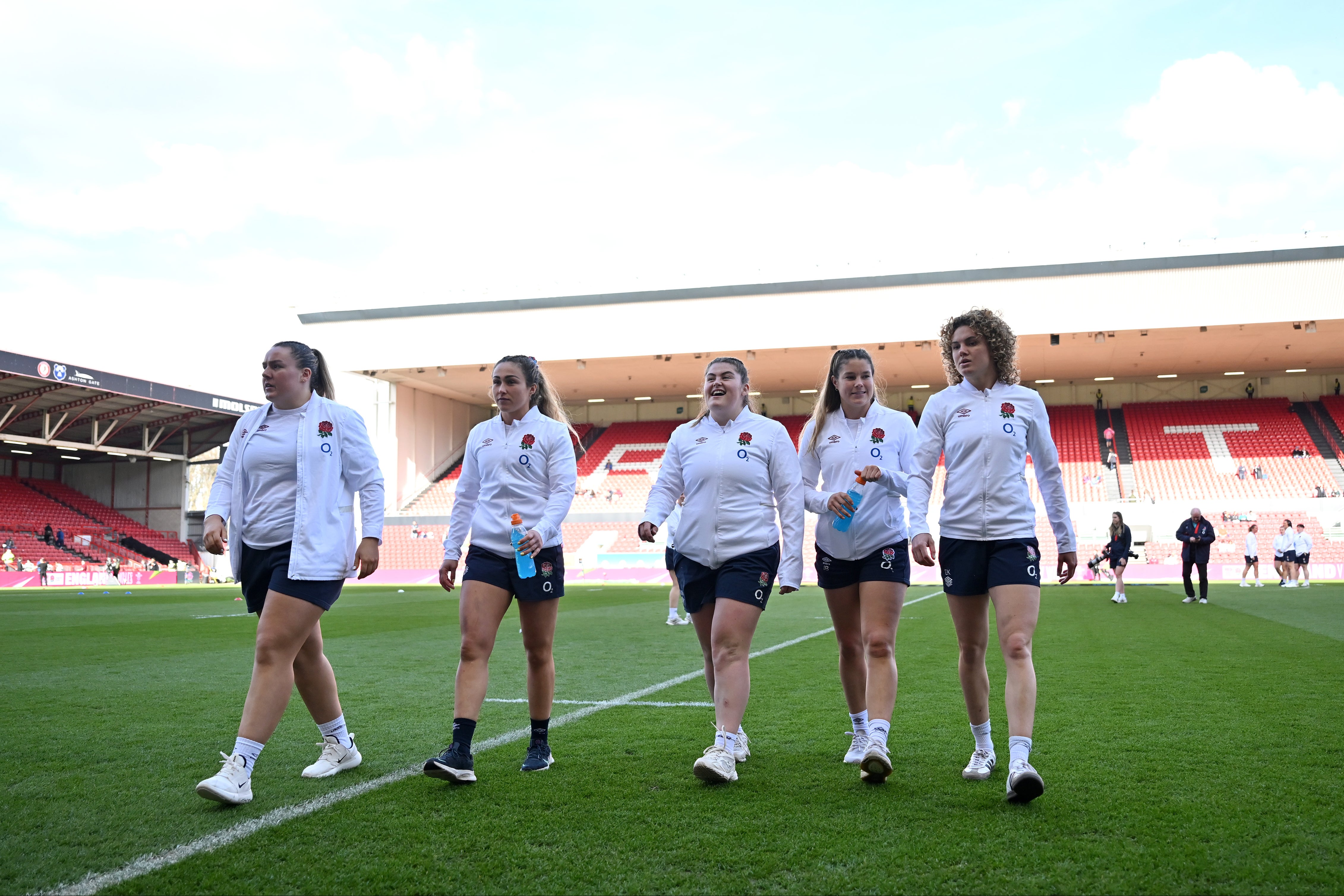 England enjoy excellent support off the pitch