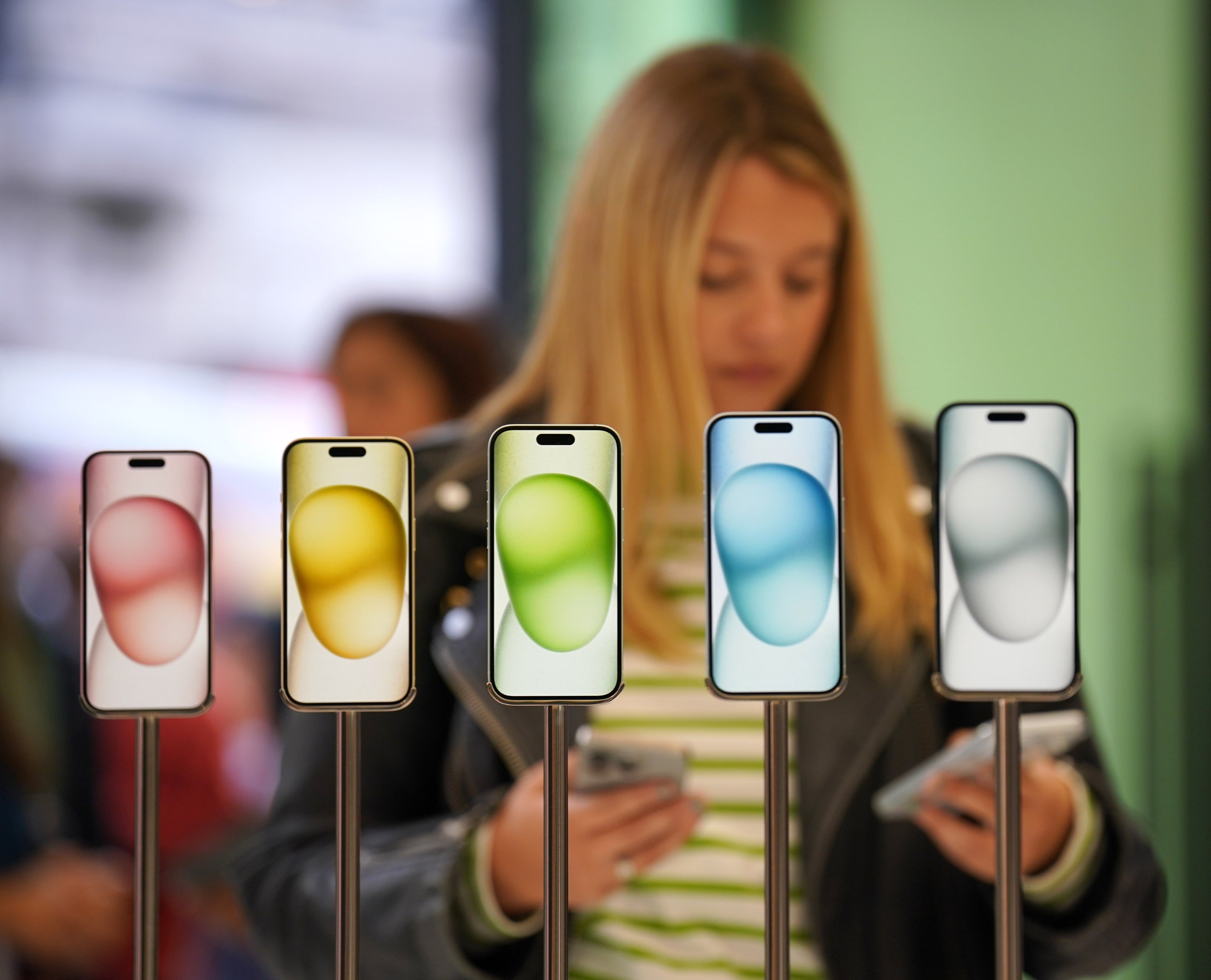 iPhone 15s on display