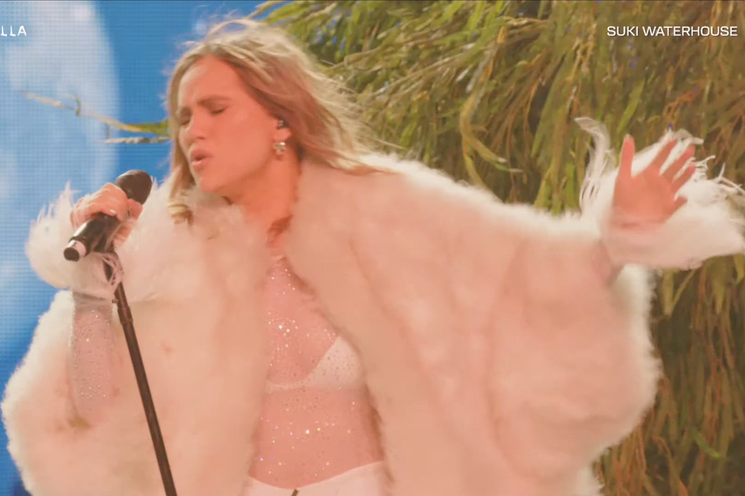 Suki Waterhouse performing at Coachella 2024