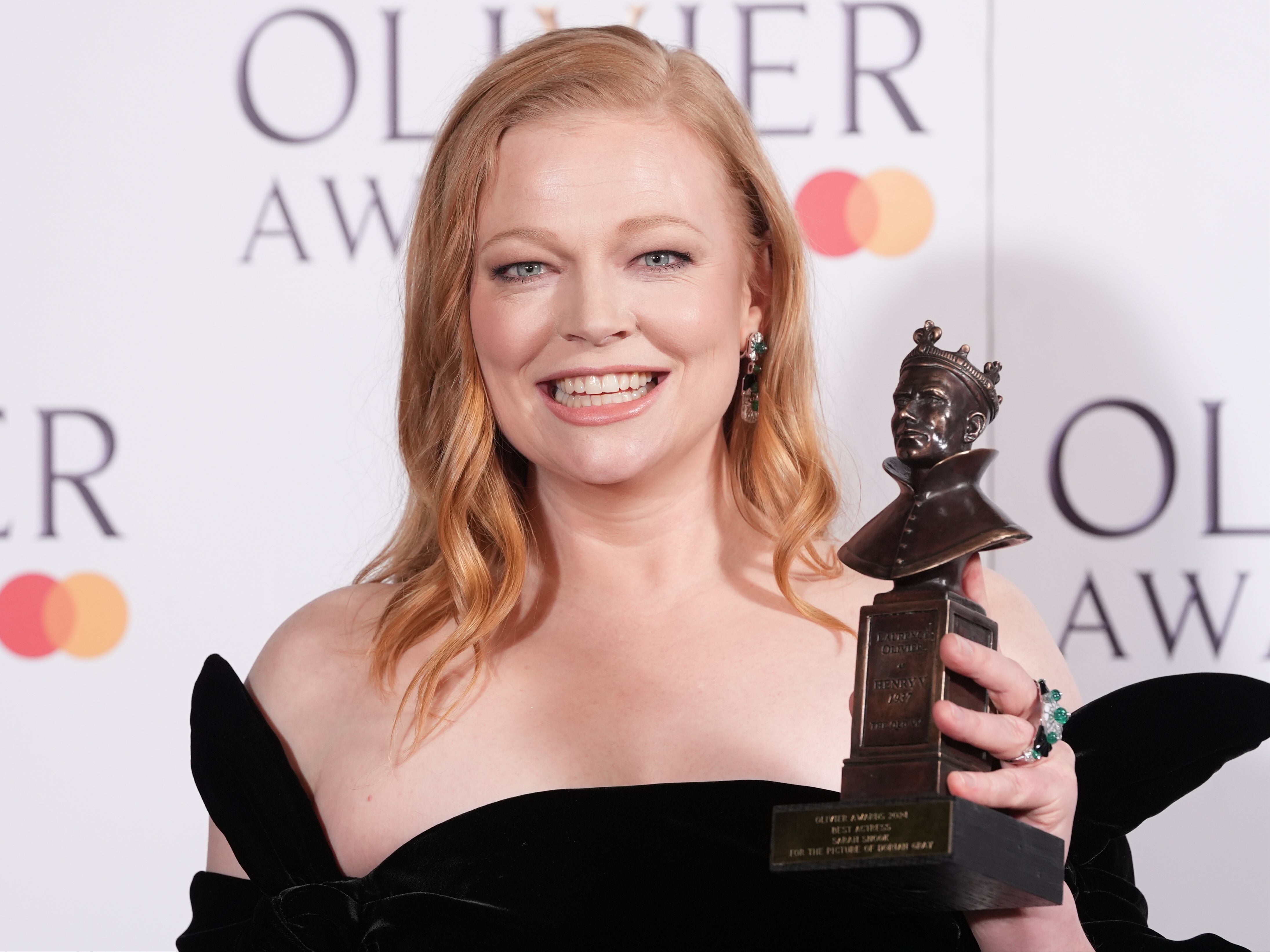 Sarah Snook beat Sarah Jessica Parker and Sheridan Smith to win Best Actress