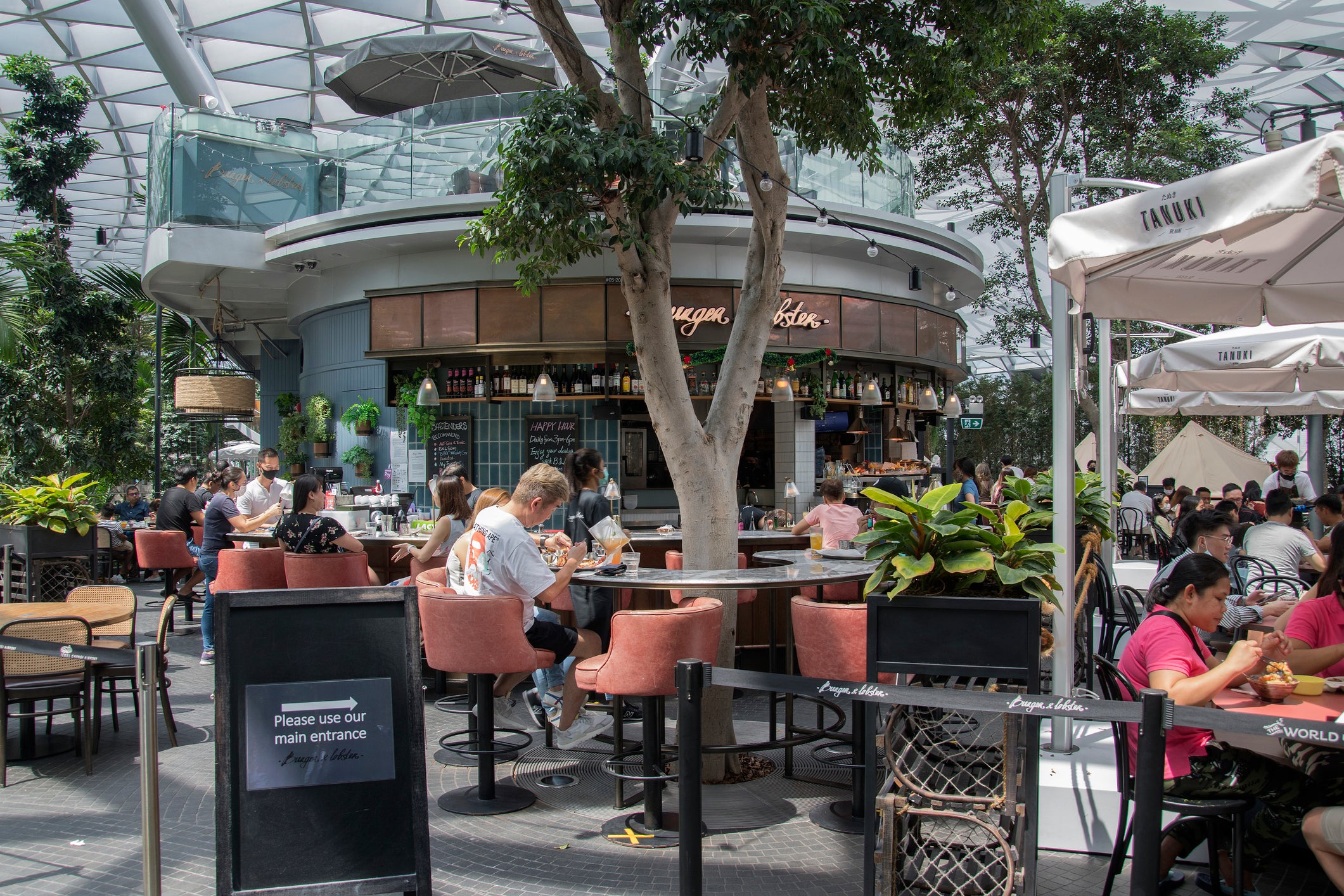 Singapore’s airport has over 100 options for dining