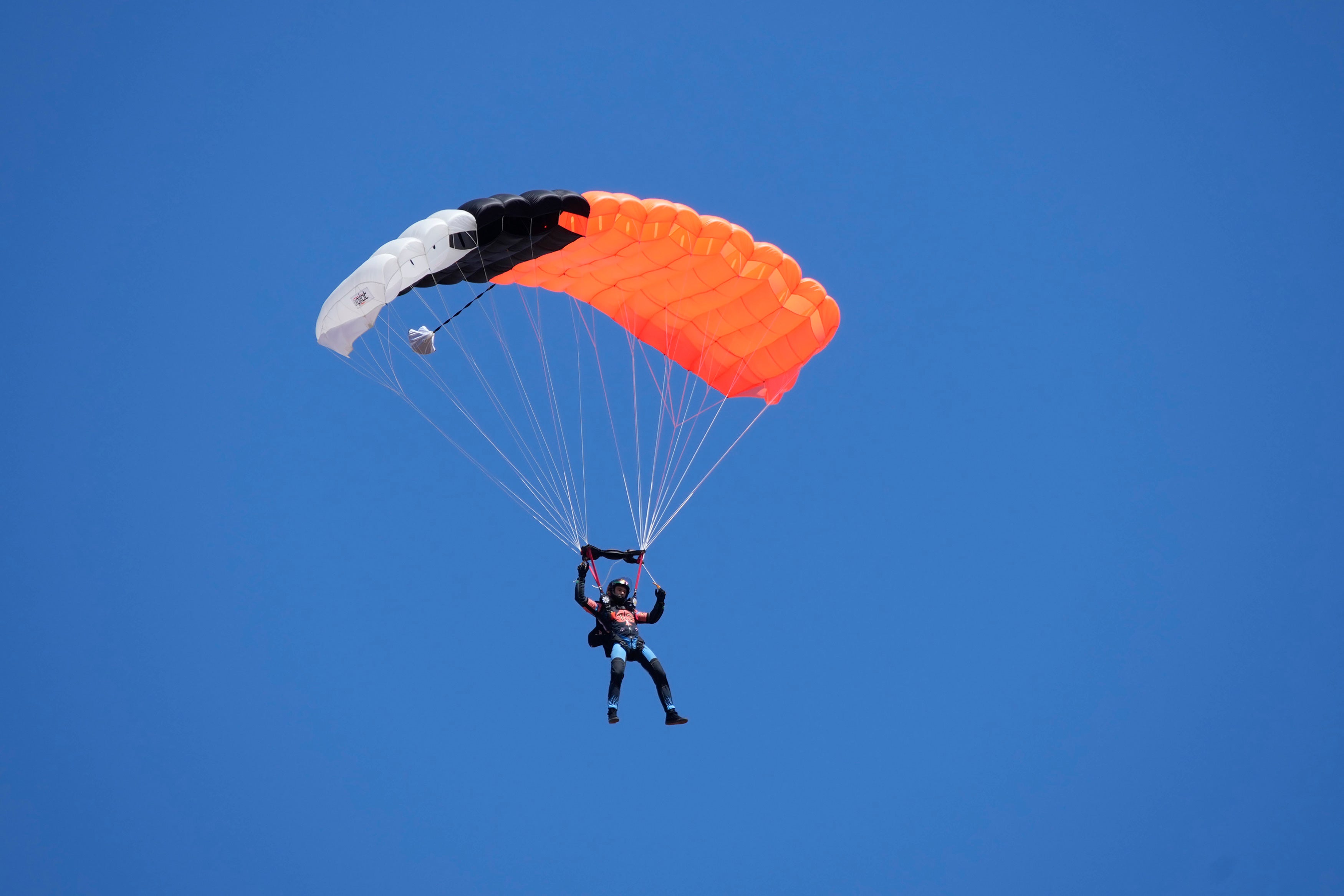 TV - Orlando Bloom: To the Edge