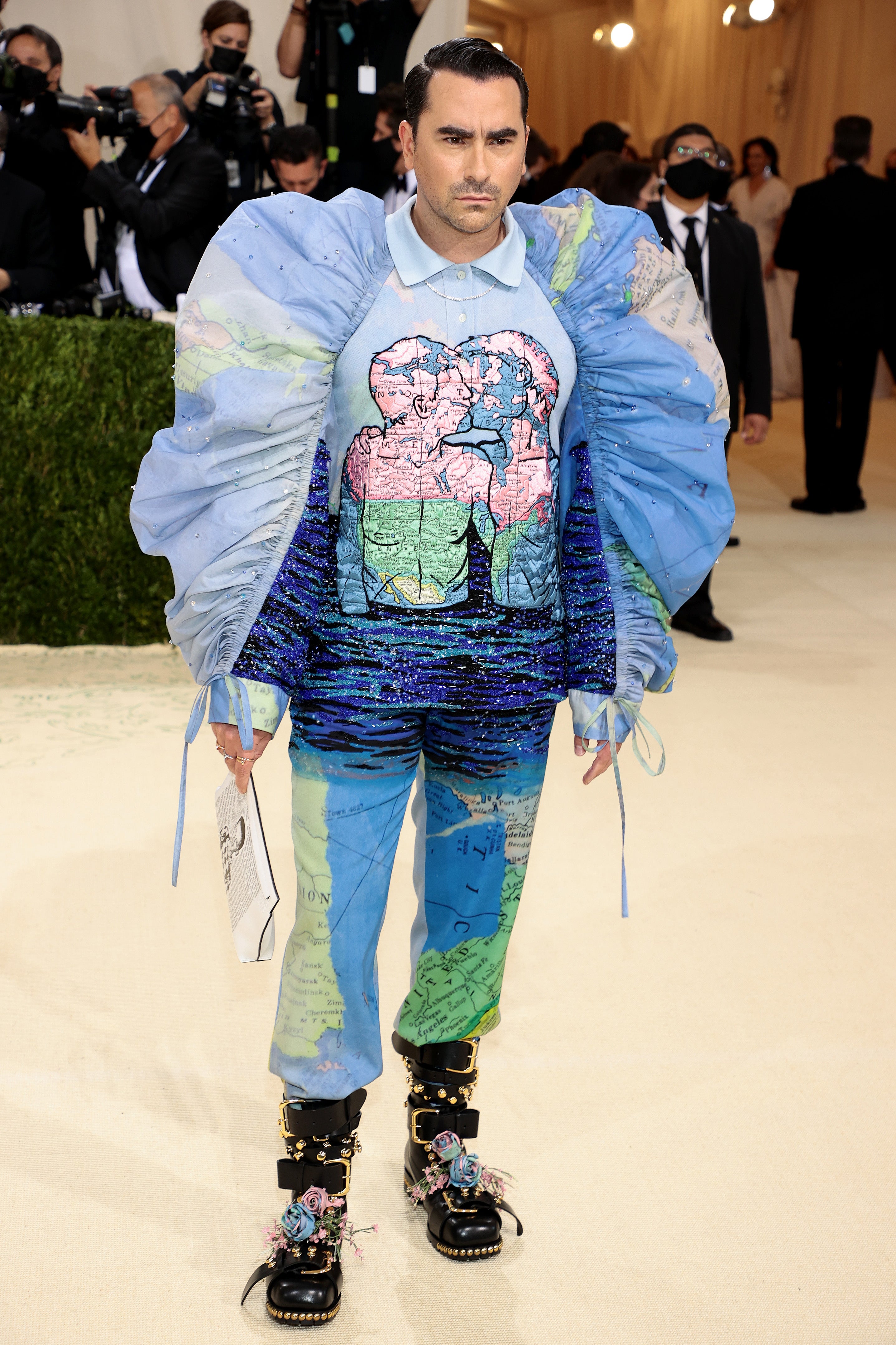 Dan Levy in Loewe for the 2021 Met Gala