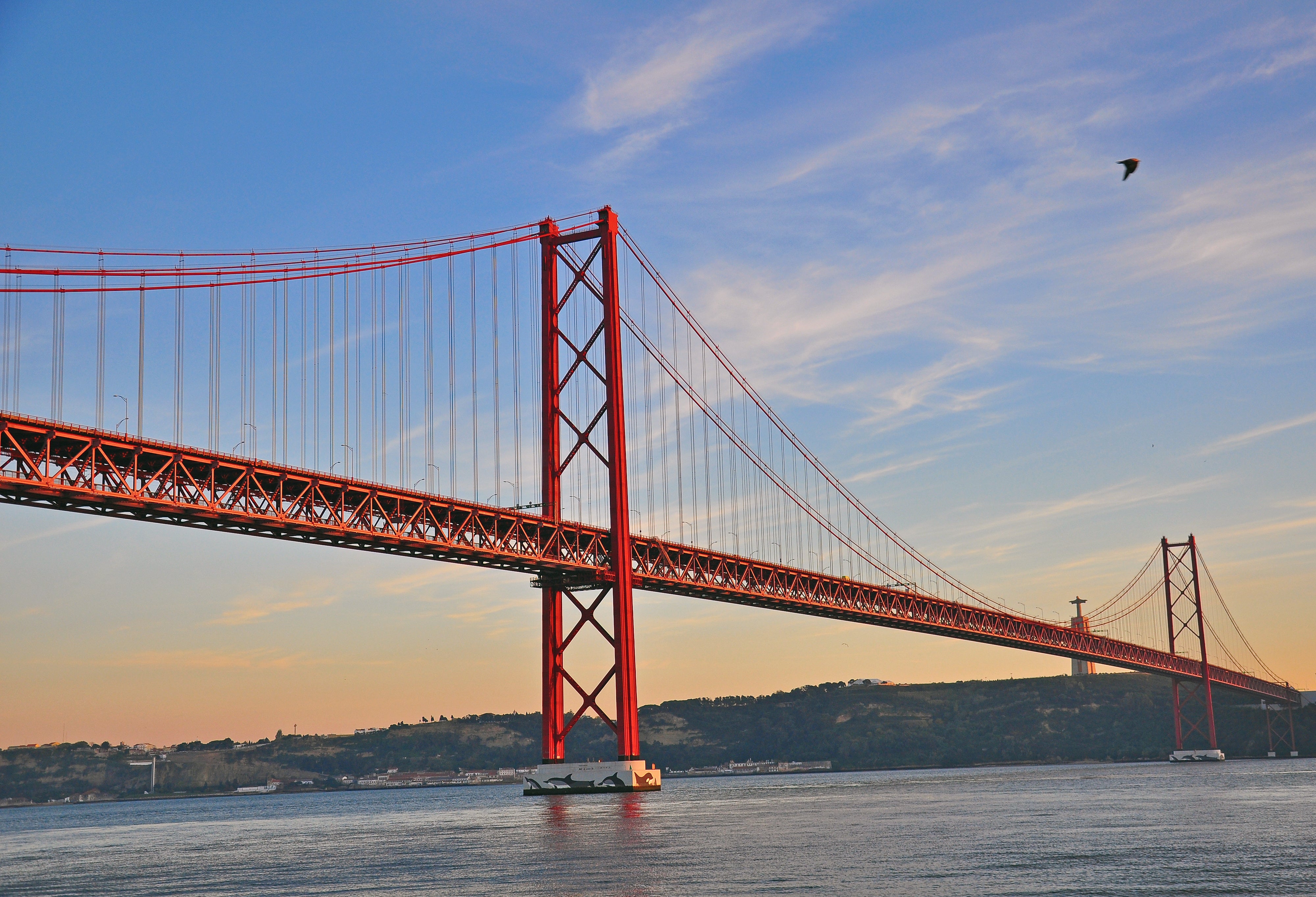 The Ponte Abril 25 bridge, named after the day the revolution began