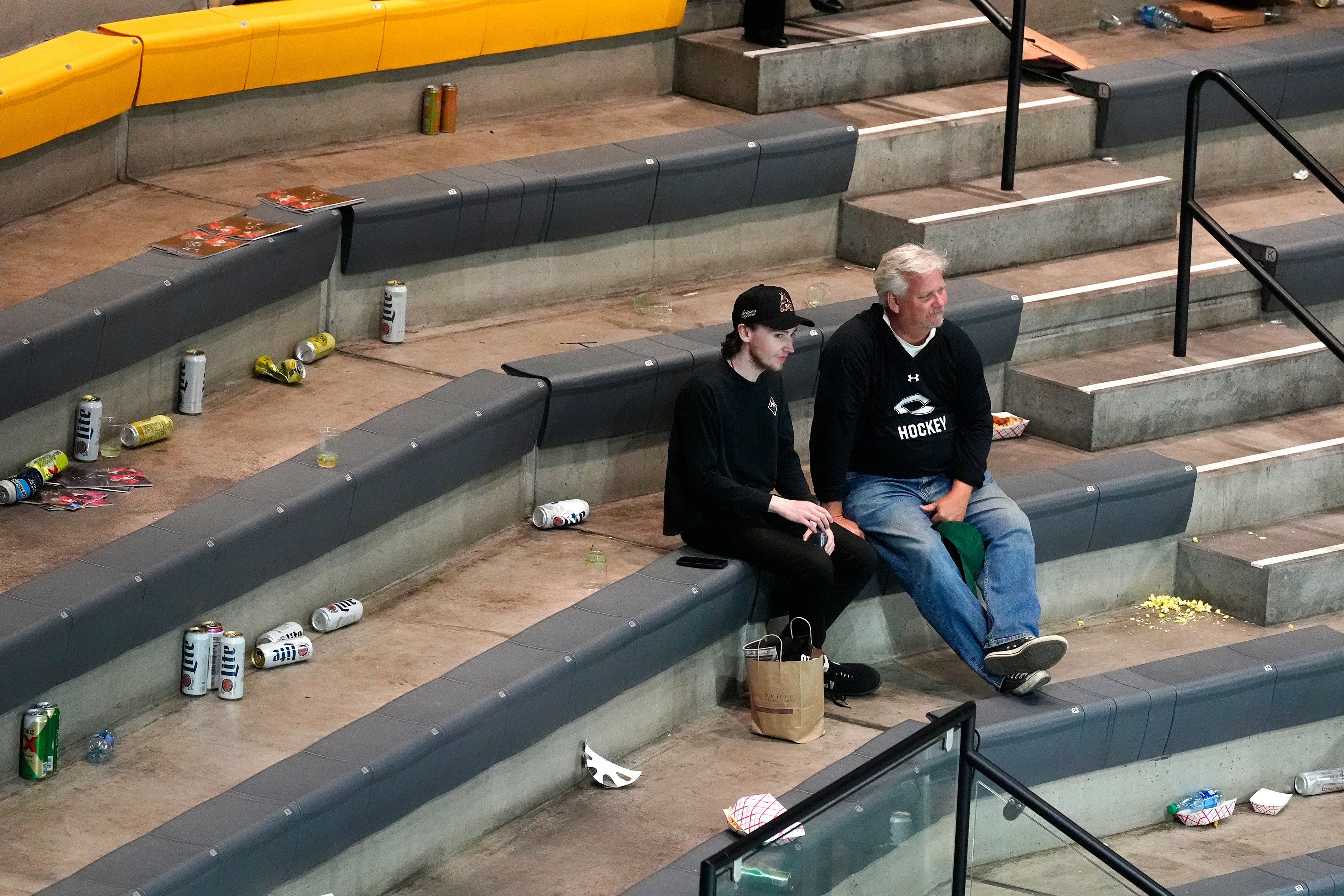 Oilers Coyotes Hockey