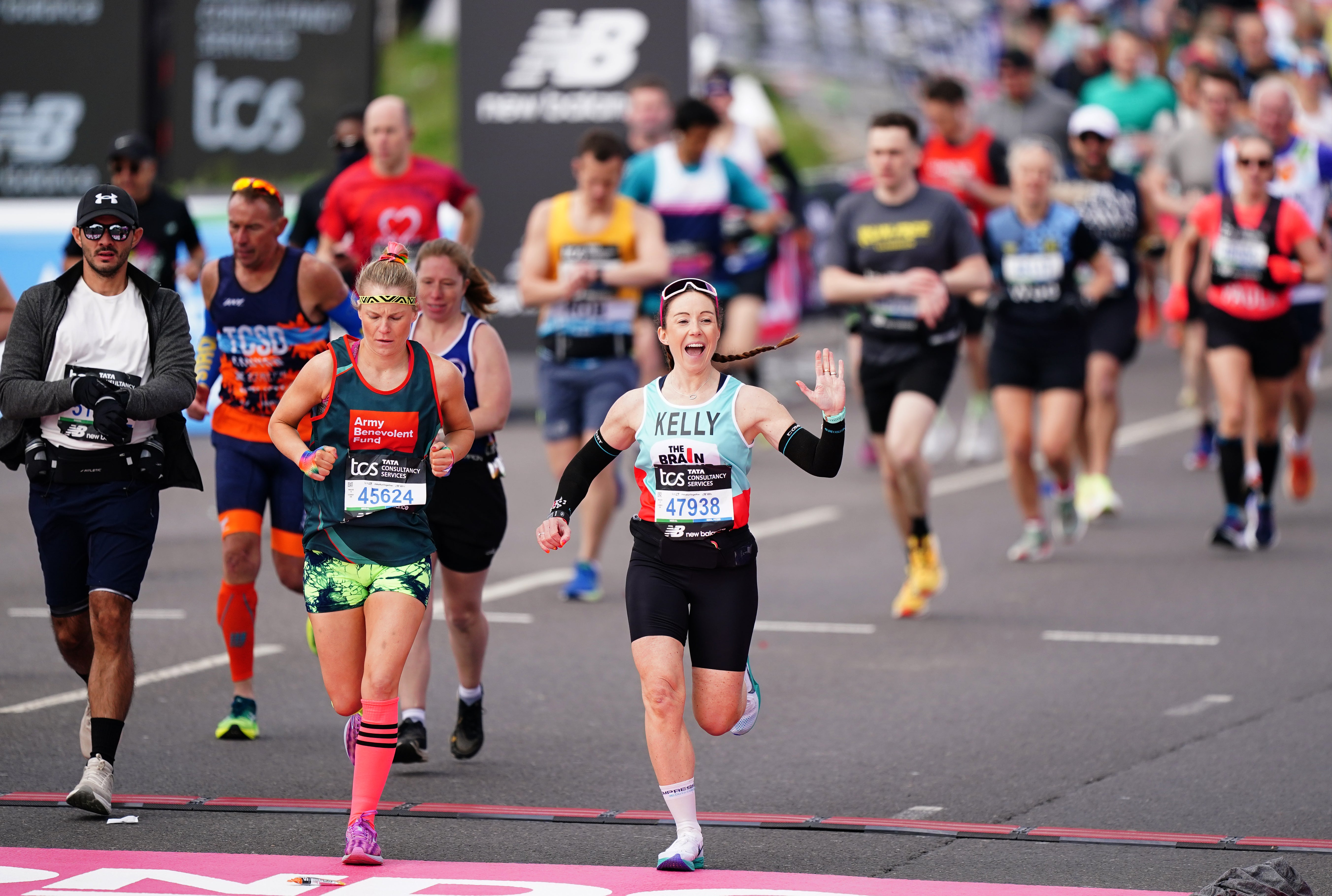 Masses of runners leaving the start