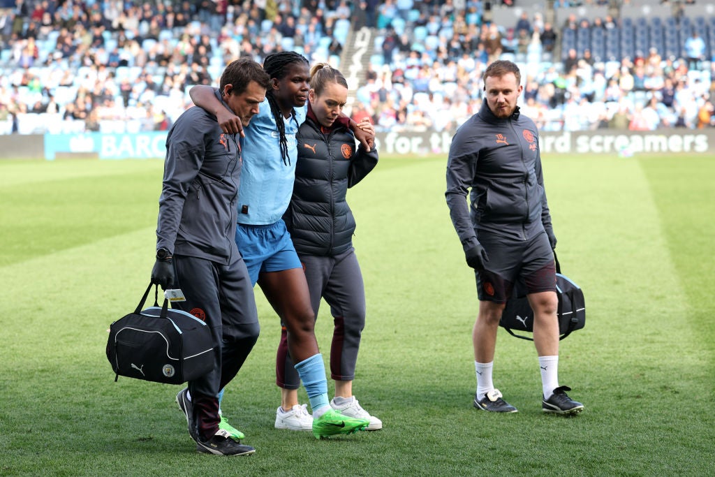 Shaw picked up the foot injury in the 5-0 win over West Ham