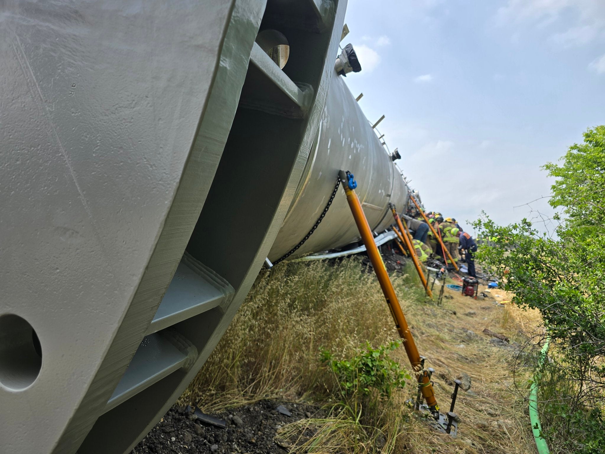 The load weighed 350,000 pounds