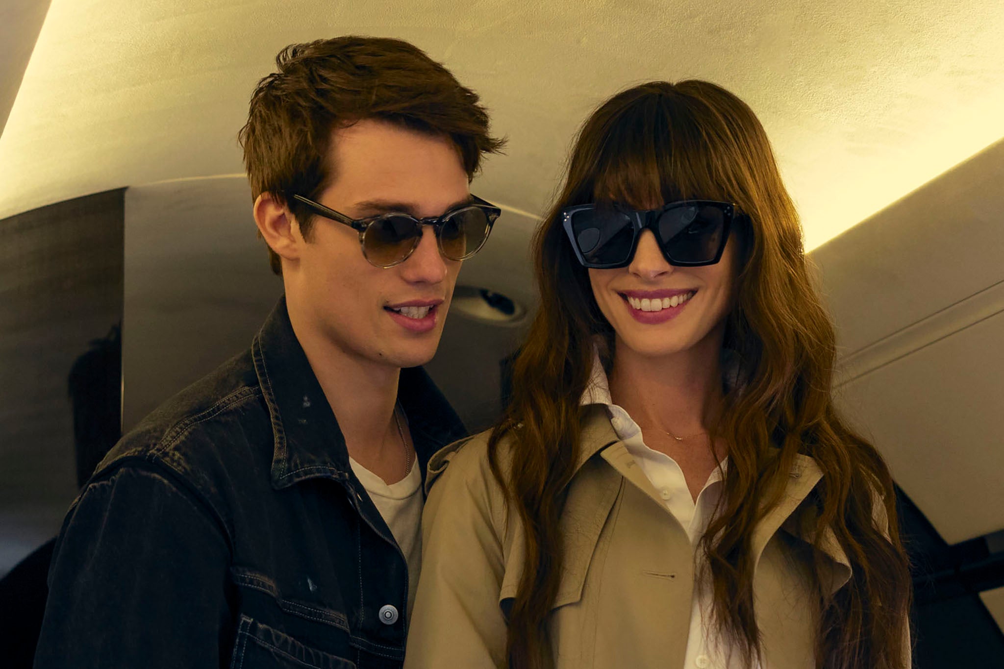 Stylish couple: Nicholas Galitzine and Anne Hathaway in ‘The Idea of You’