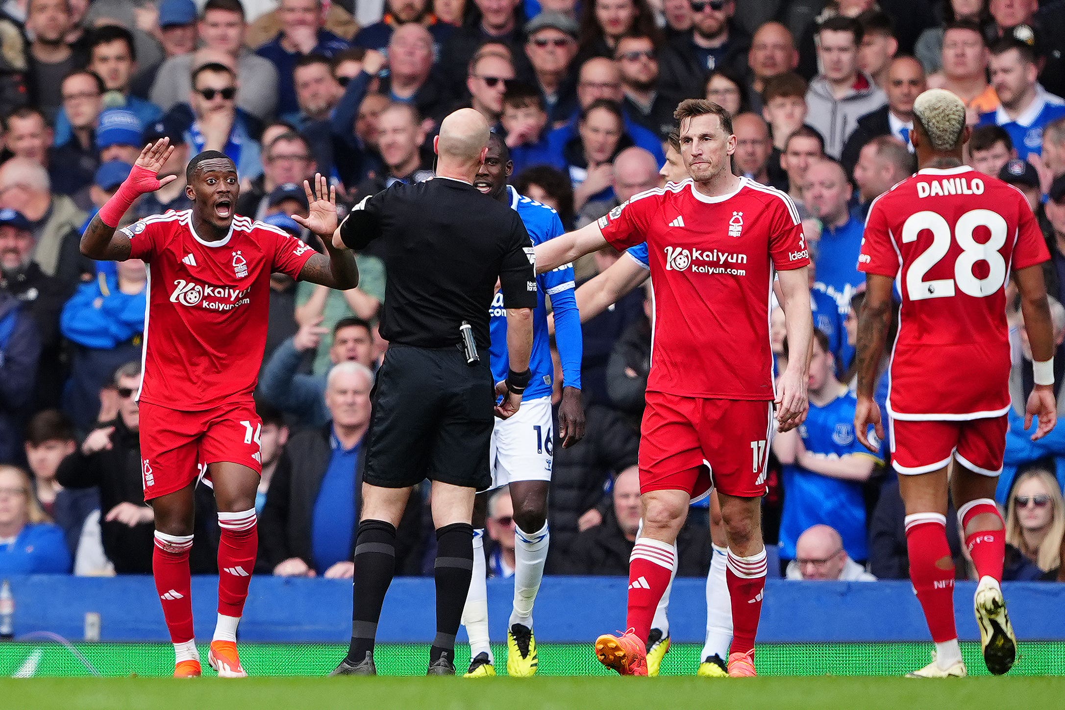 Nottingham Forest were not happy at Goodison Park (Peter Byrne/PA)