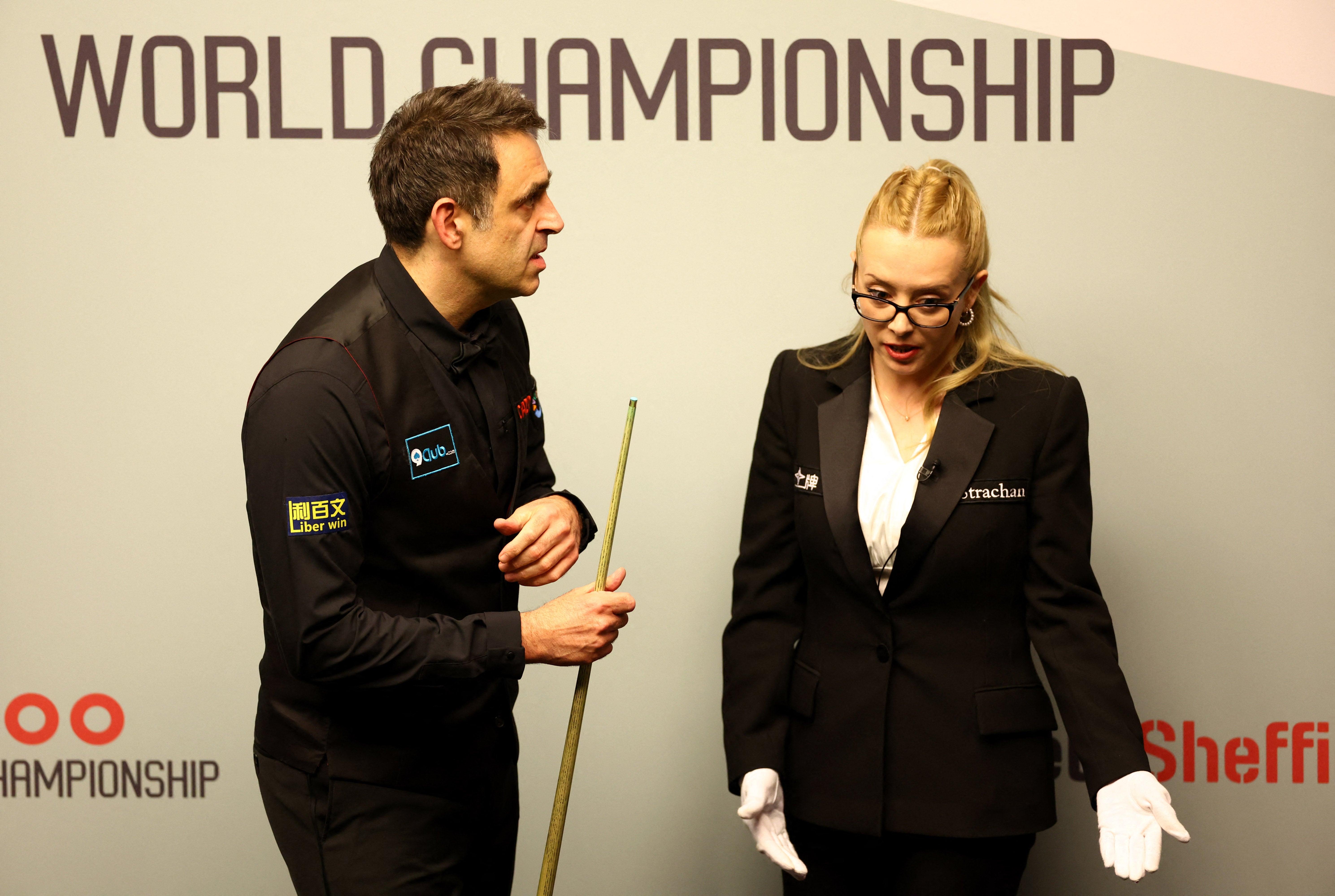 O’Sullivan speaks to referee Desislava Bozhilov at the Crucible