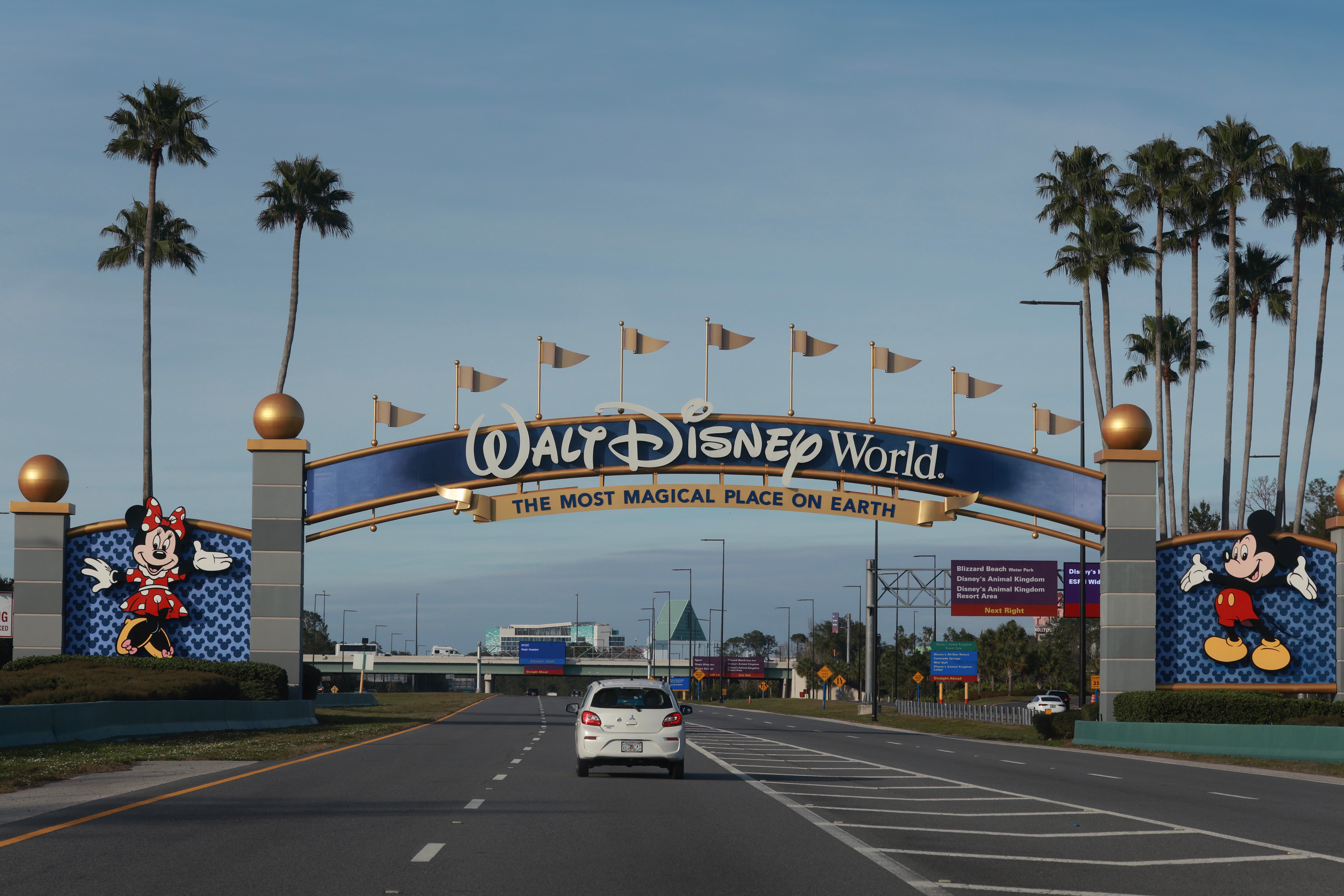 A sign welcomes visitors to Walt Disney World in Orlando, Florida