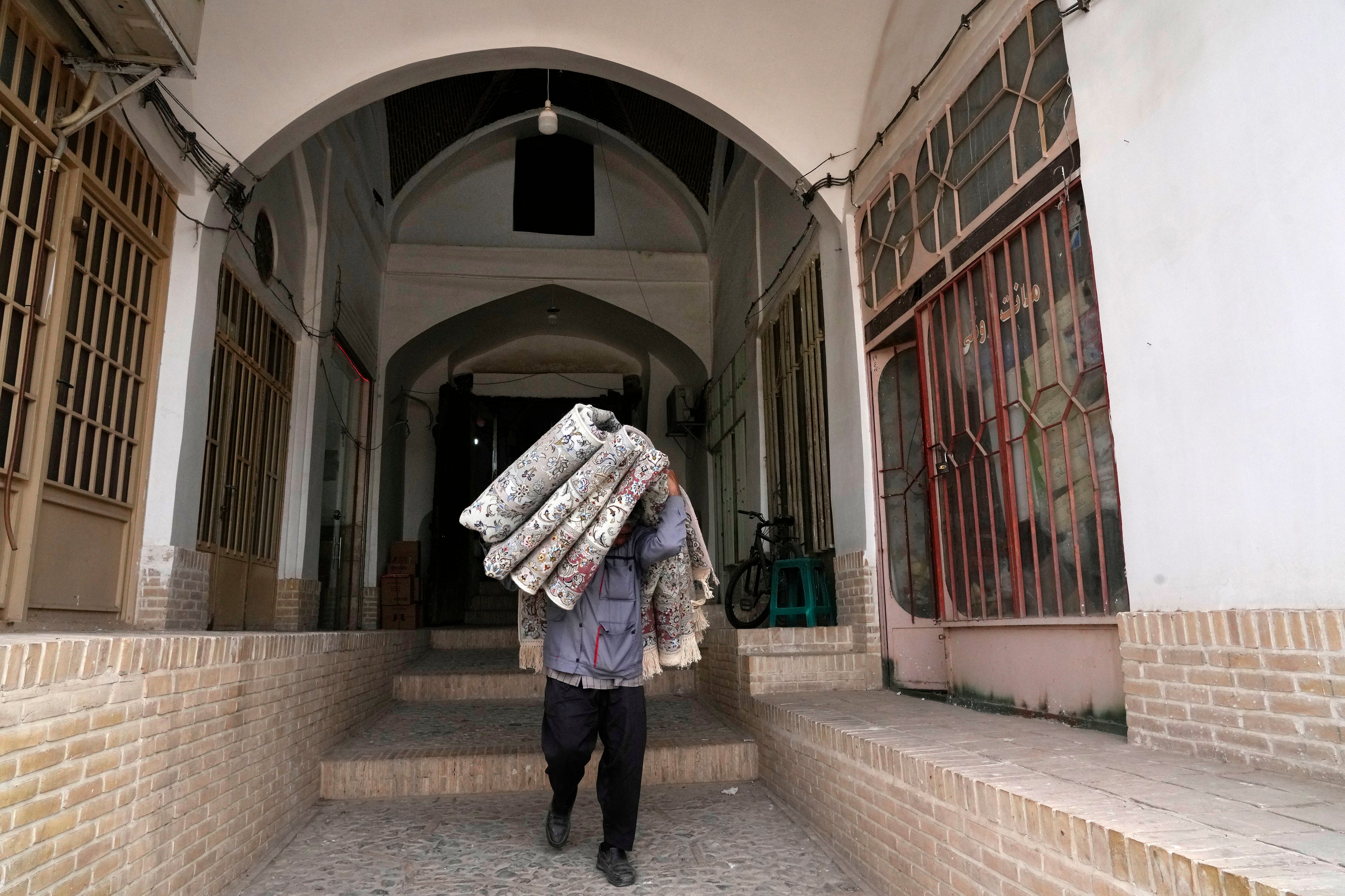 Iran Unraveling Carpet Sales