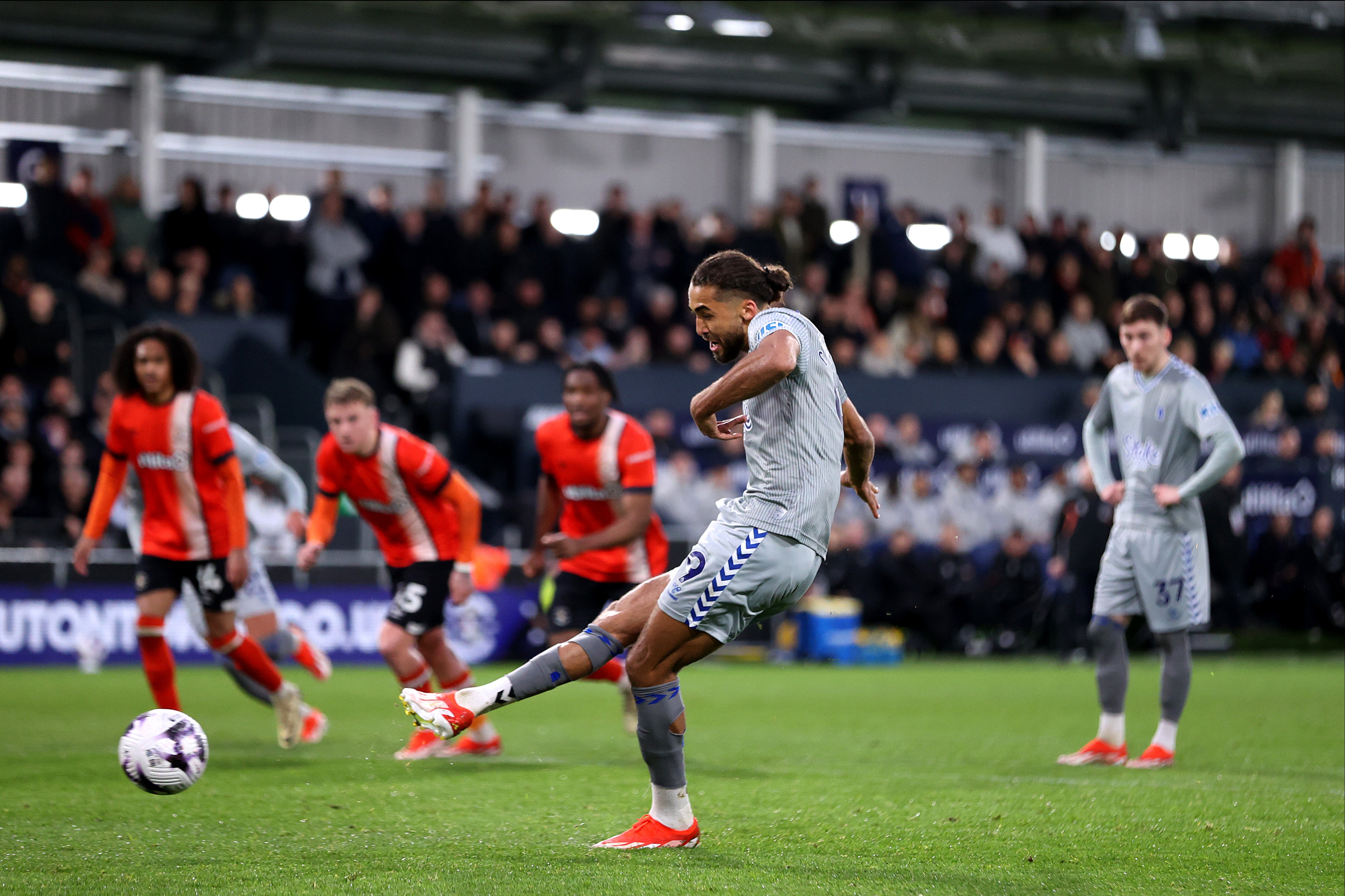 Dominic Calvert-Lewin converted from the penalty spot