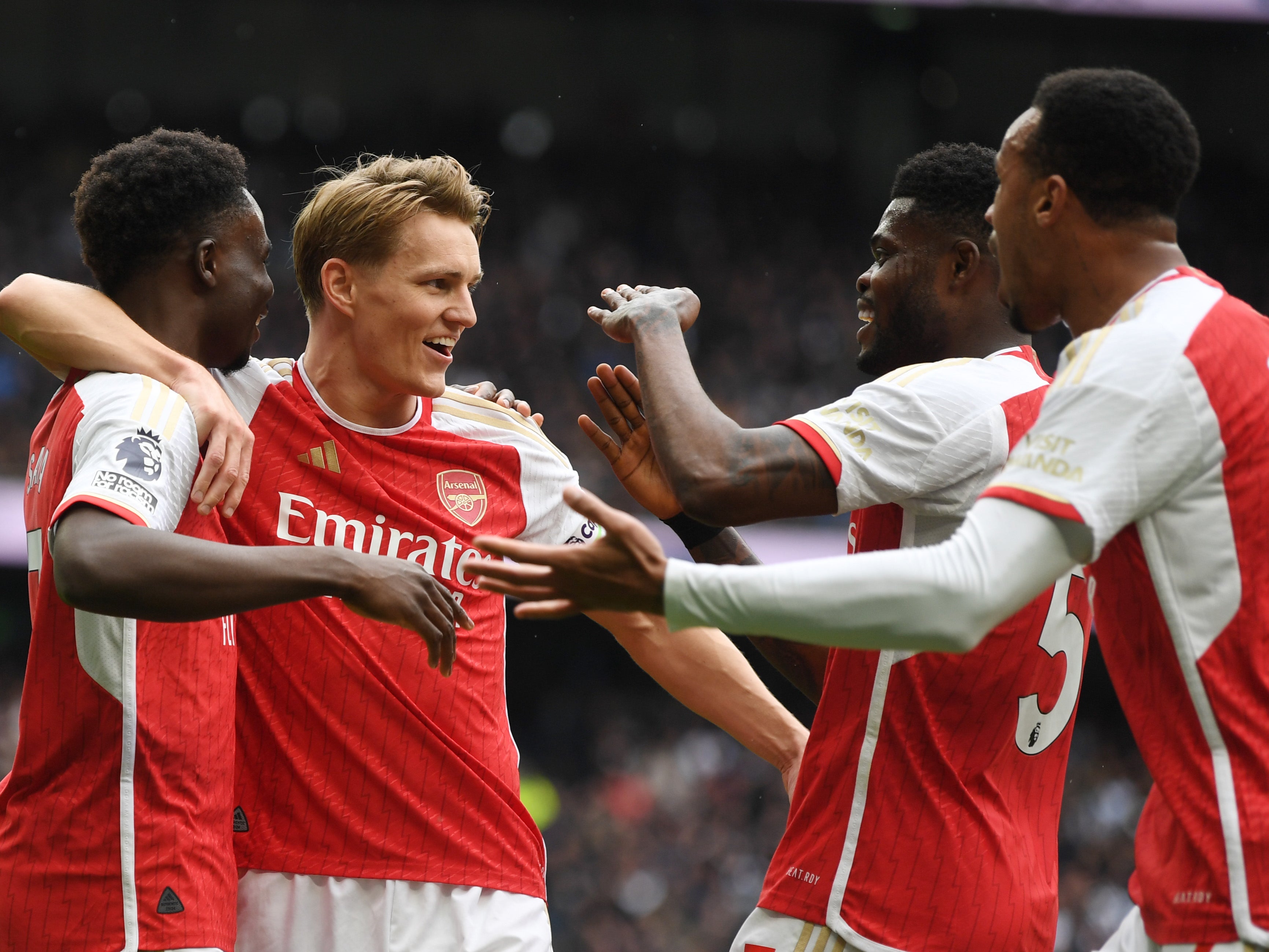 Bukayo Saka, Martin Odegaard, Thomas Partey and Gabriel celebrate