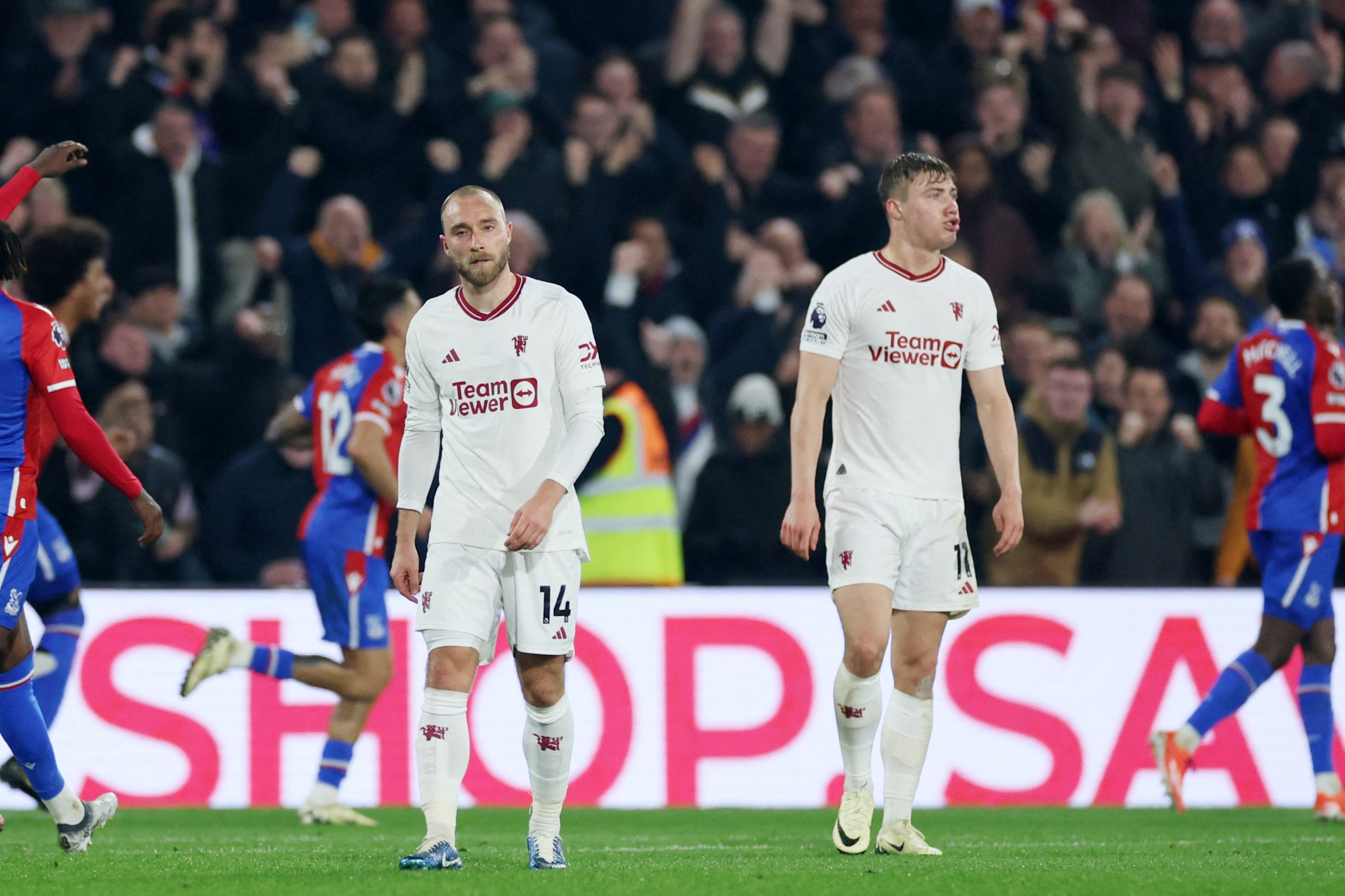 Manchester United’s Christian Eriksen and Rasmus Hojlund look dejected after conceding at Crystal Palace