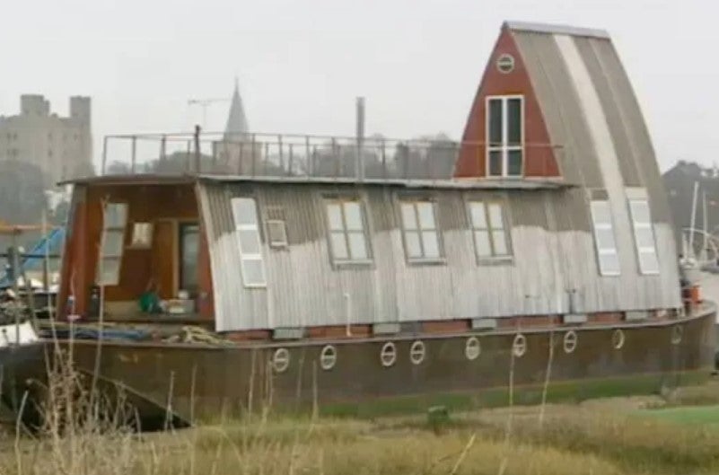 Host Kevin McCloud described the barge as a ‘floating scrapheap challenge’.