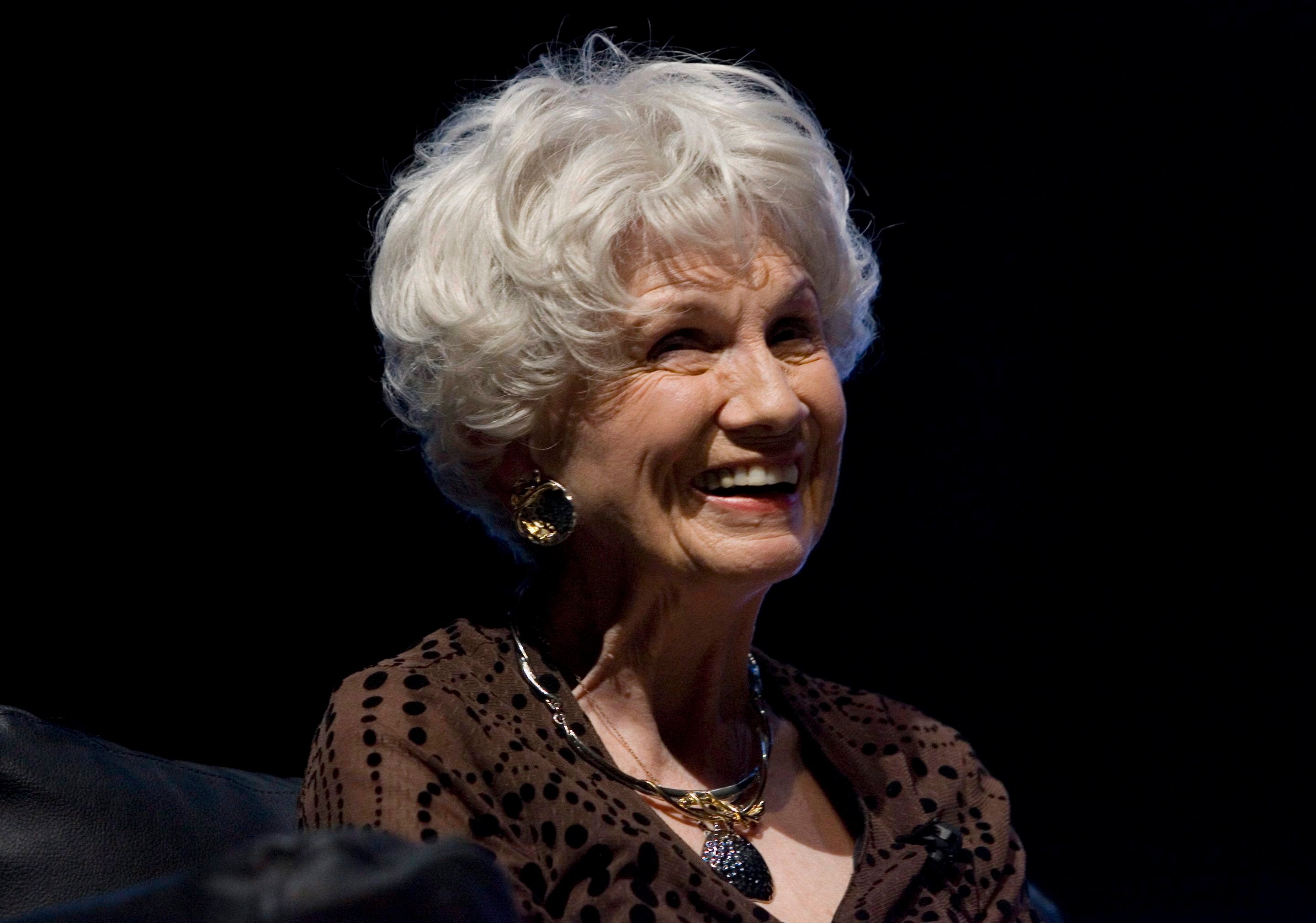 Obit Alice Munro