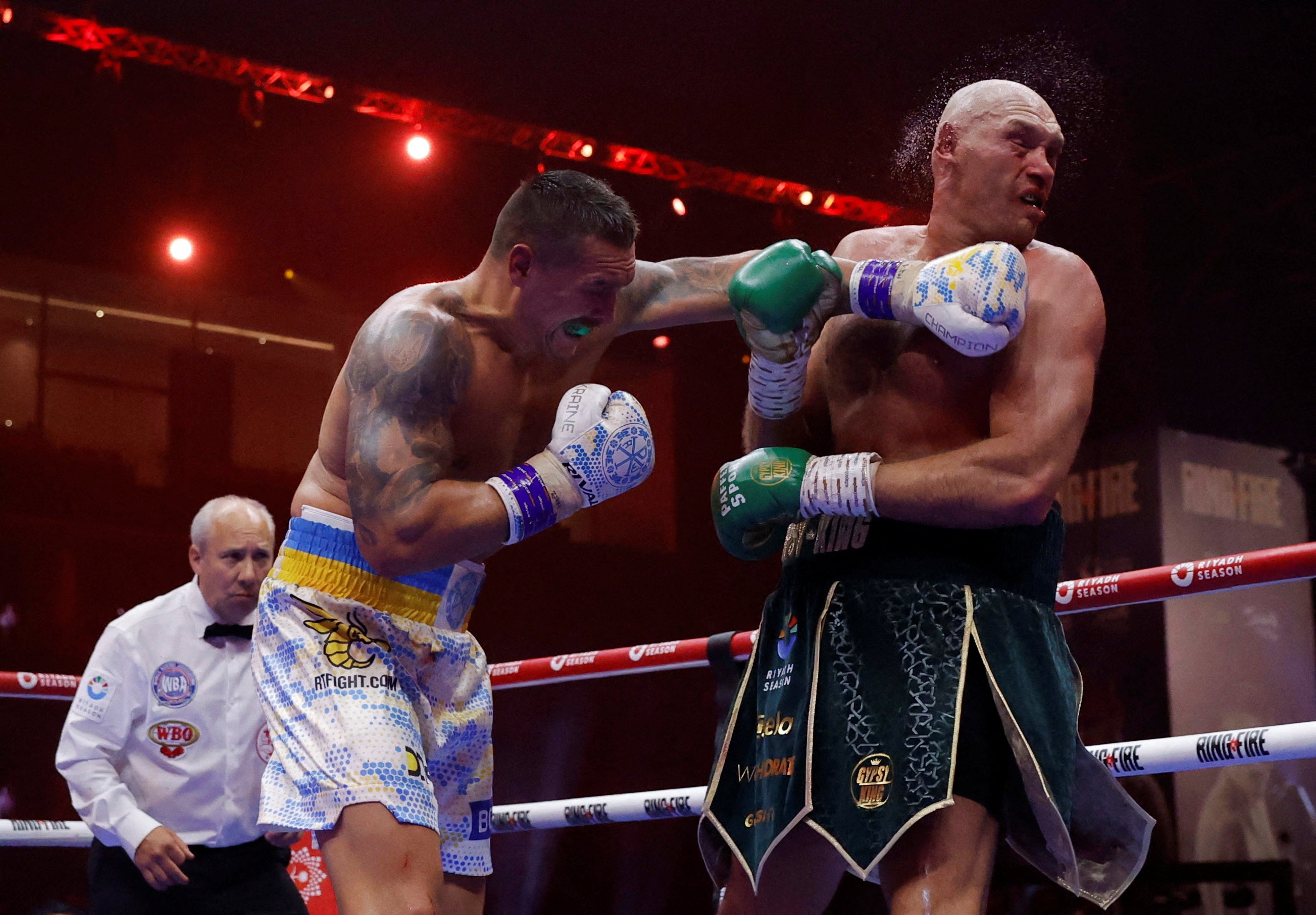 Oleksandr Usyk in action against Tyson Fury