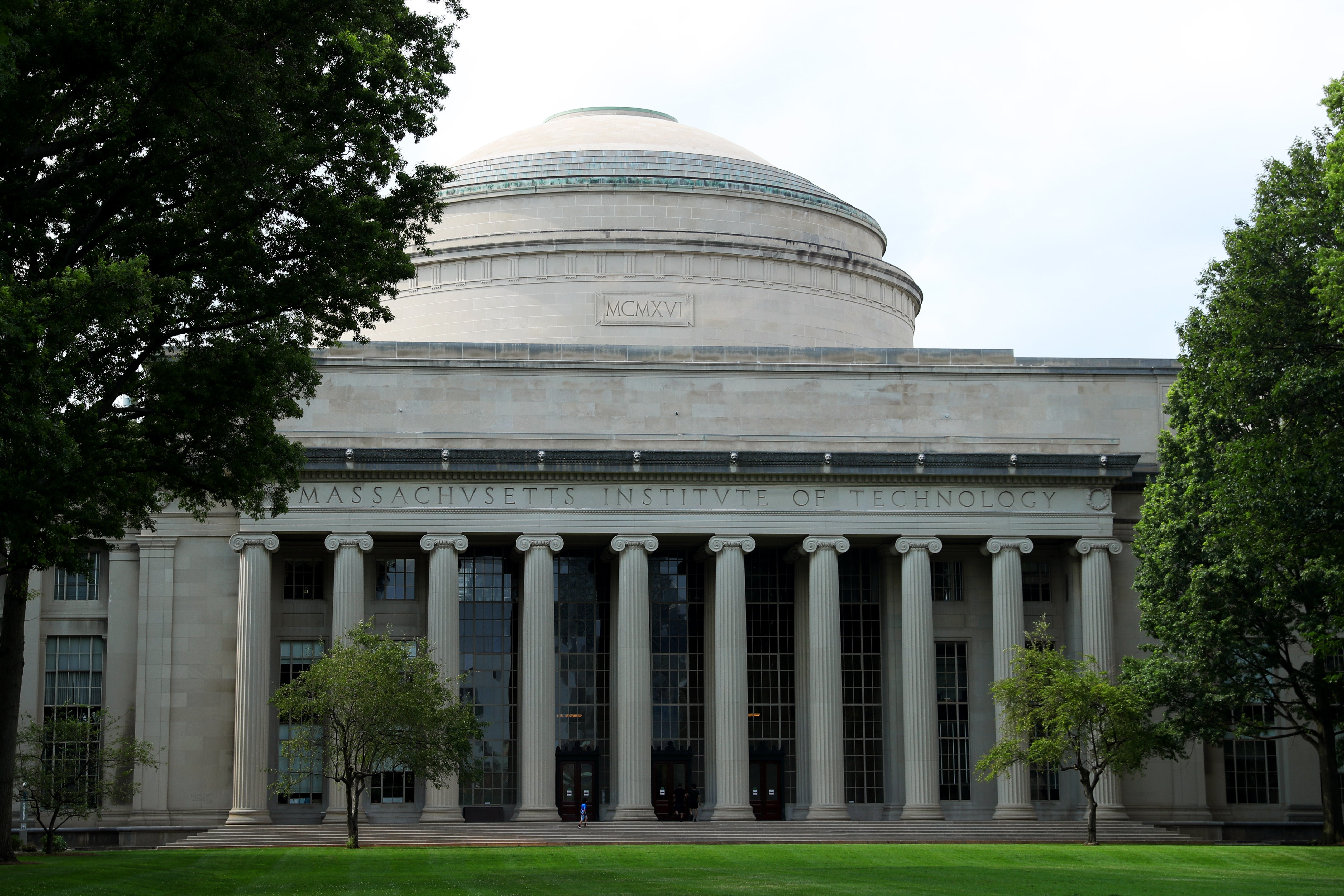 MIT is first elite school to release admissions numbers since Supreme Court ruling