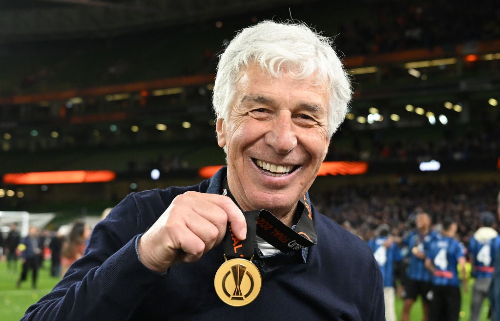 Gasperini celebrates with his winner’s medal