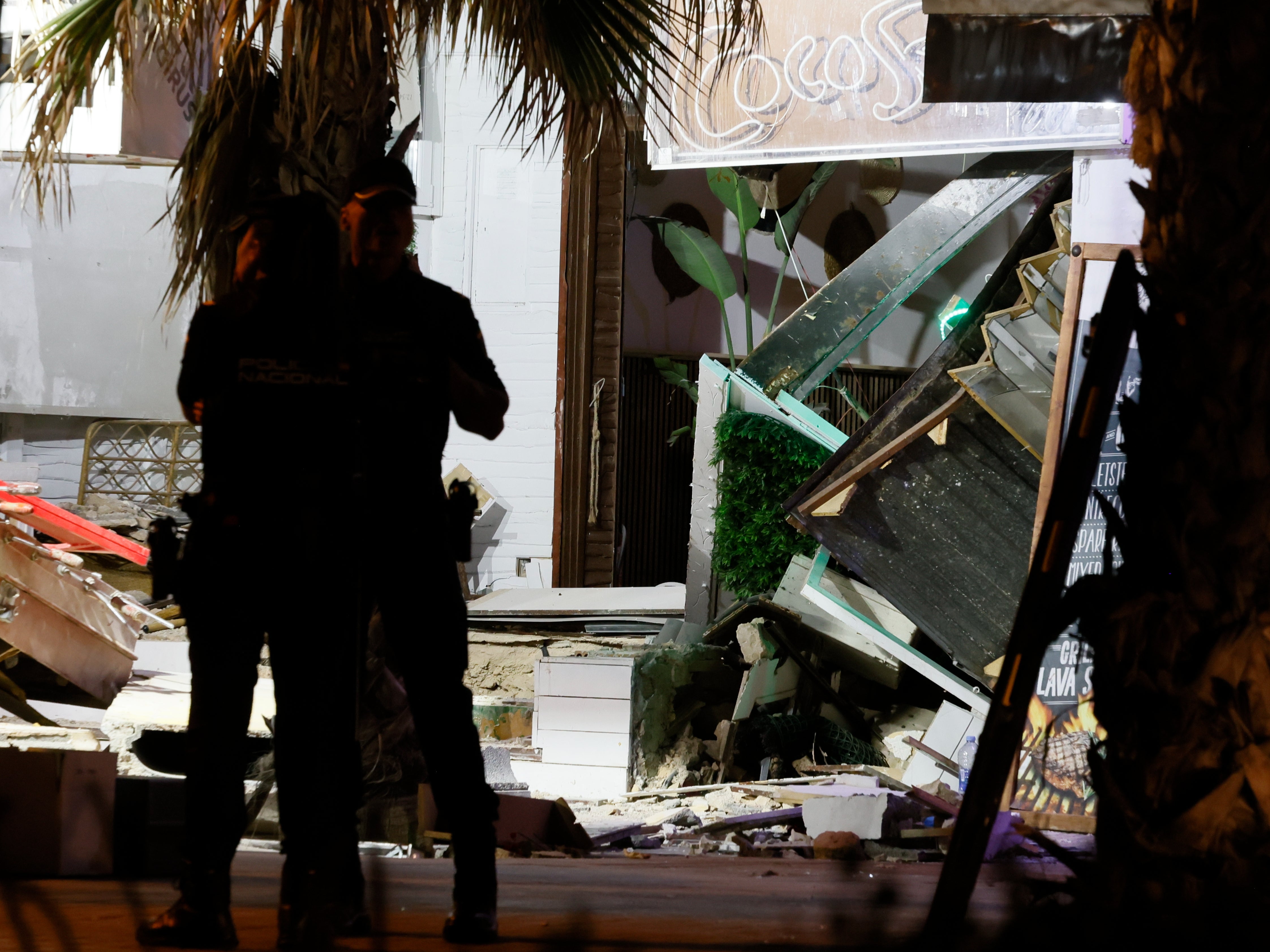 Emergency services at the scene of a building collapse at the ‘Medusa Beach Club’ restaurant at Palma Beach in Palma de Mallorca, Balearic Islands, Spain, 23 May 2024