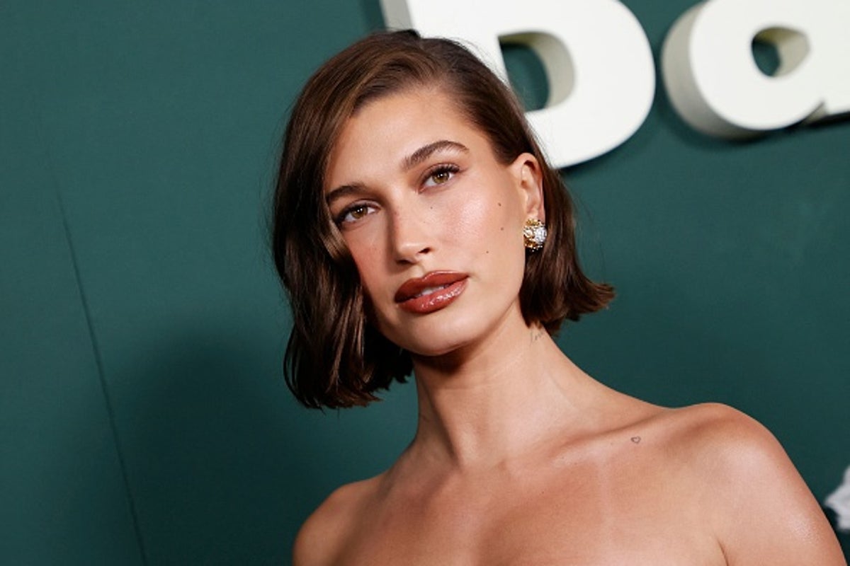 Hailey Bieber hilariously comments on husband Justin and Kendall Jenner’s viral photo