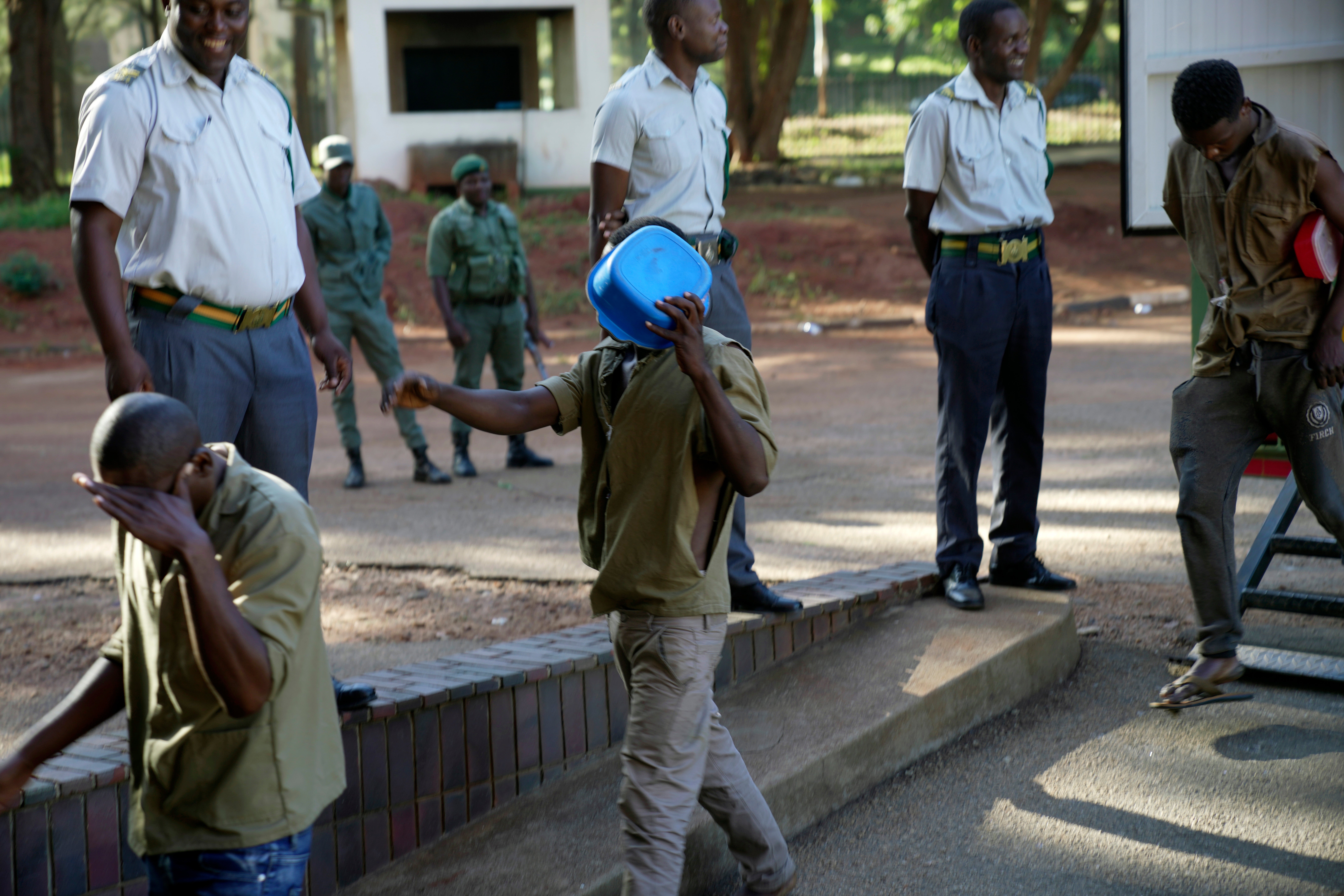 Zimbabwe Currency Crackdown