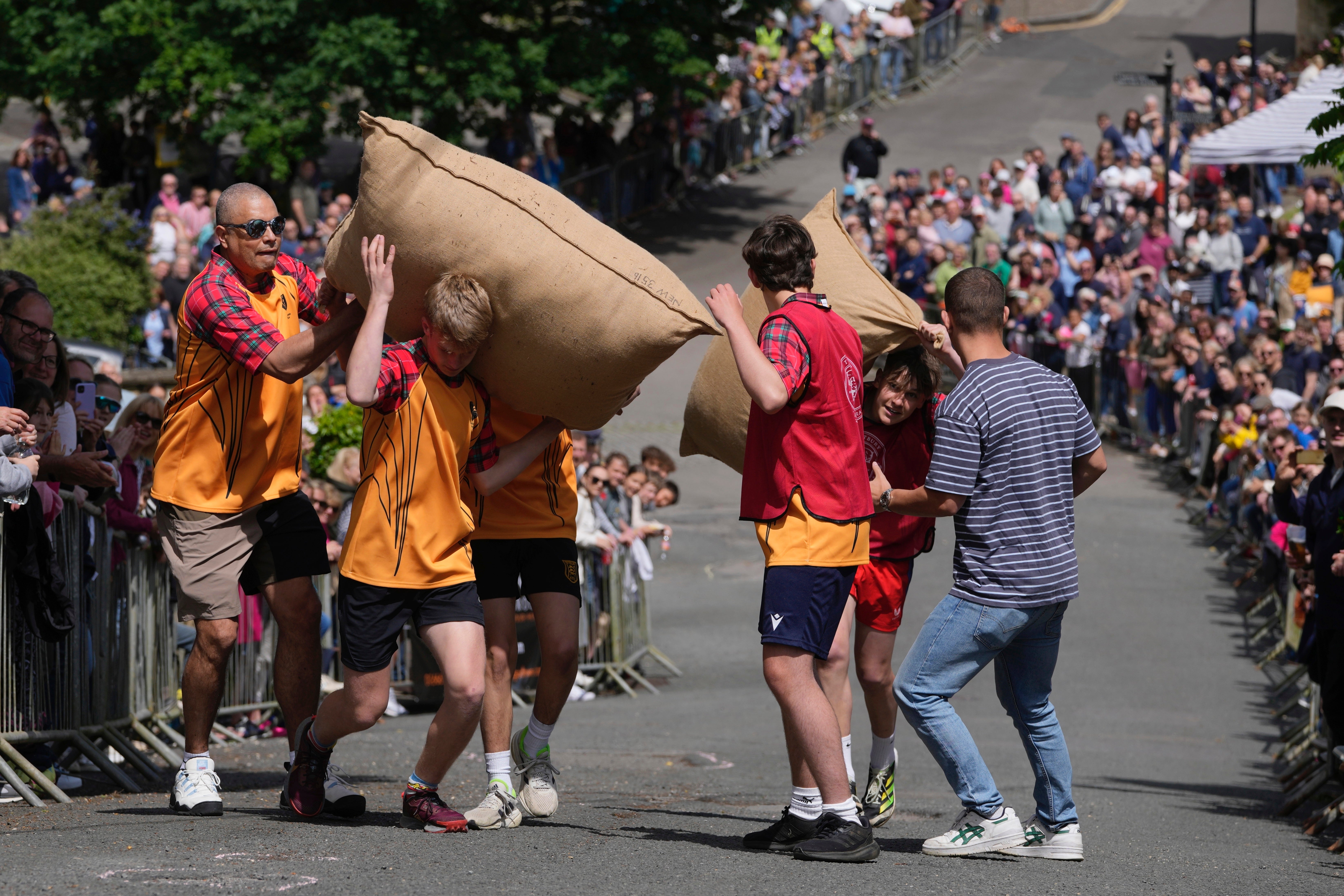 Britain Woolsack Races
