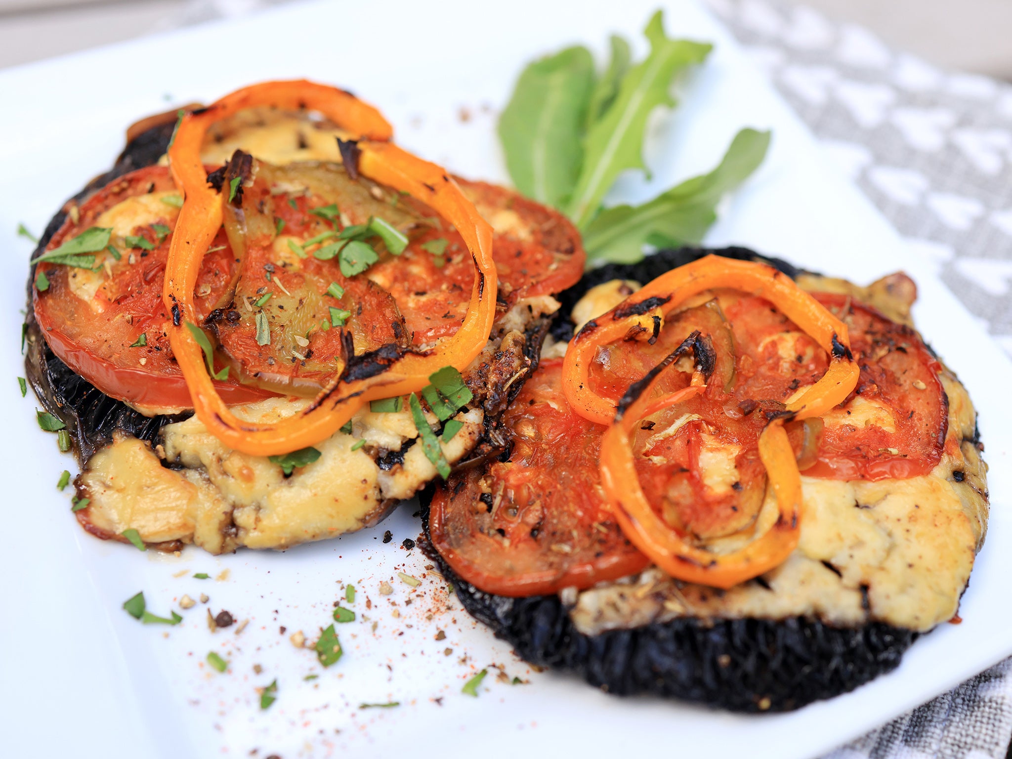 Cheddar and pepper BBQ mushrooms: a quick, delicious, and budget-friendly vegan grilling recipe perfect for summer gatherings