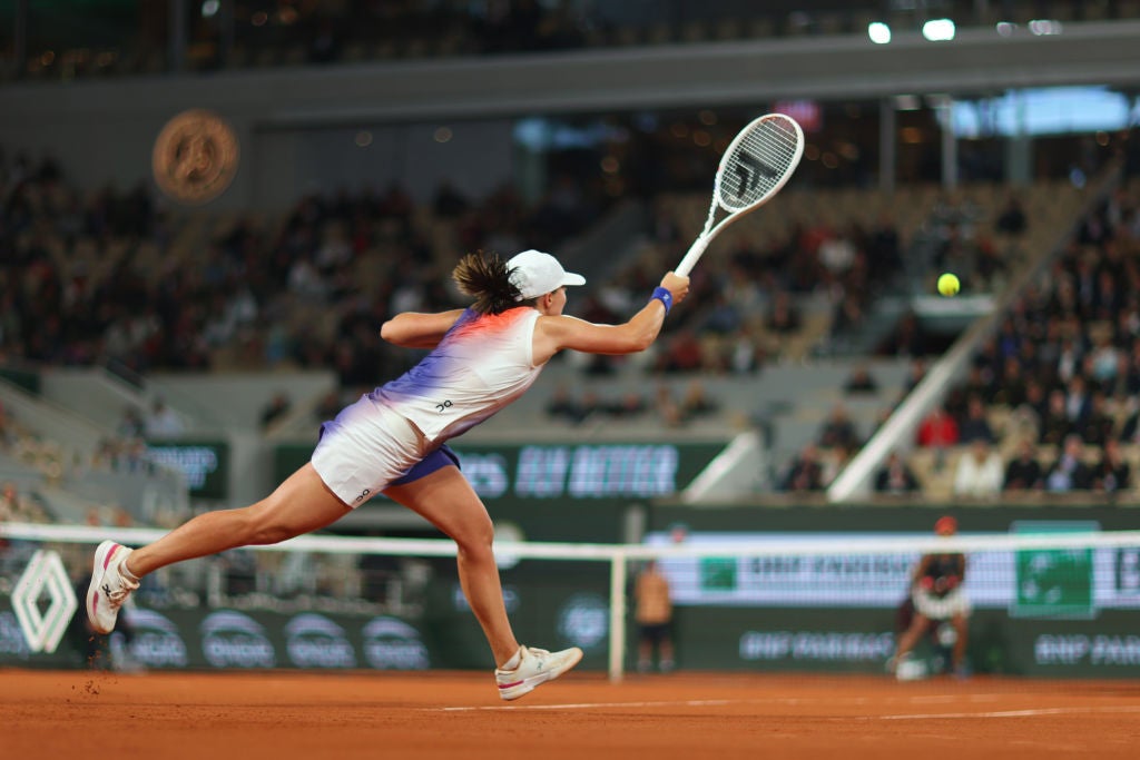 Swiatek defeated Osaka 7-6 1-6 7-5 in a brilliant French Open clash