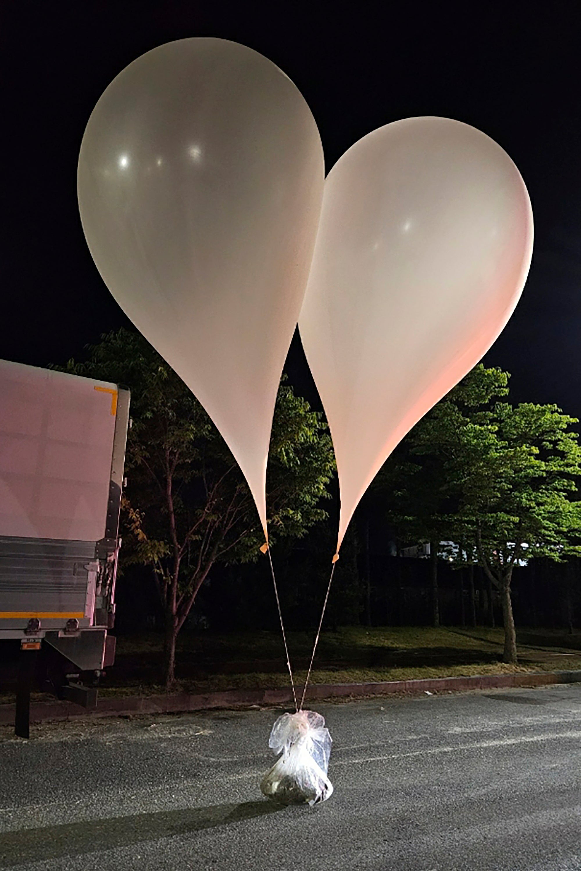 Koreas Tensions Balloons
