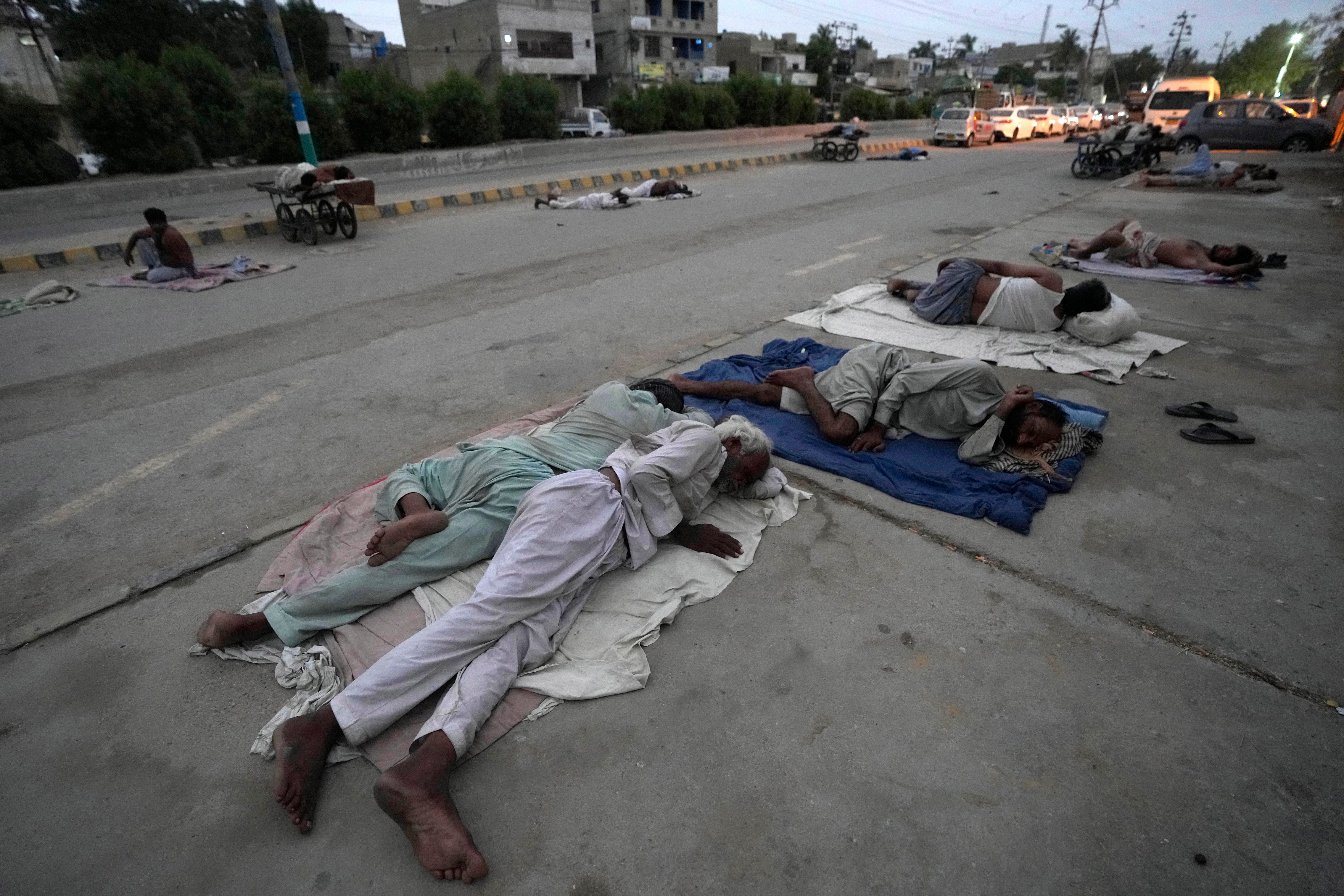 Pakistan Hot Weather